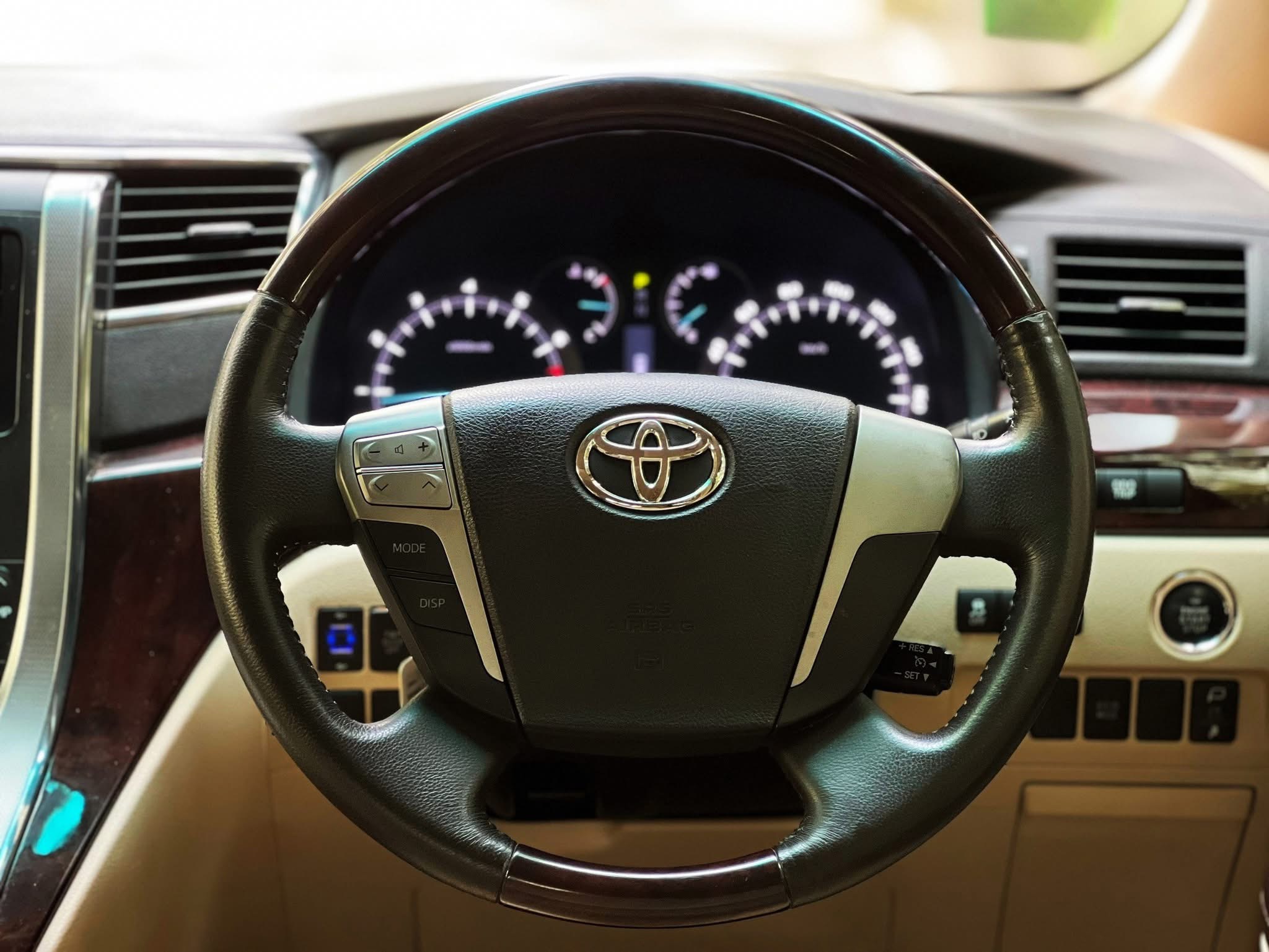 TOYOTA VELLFIRE 2.4 V ปี 2013