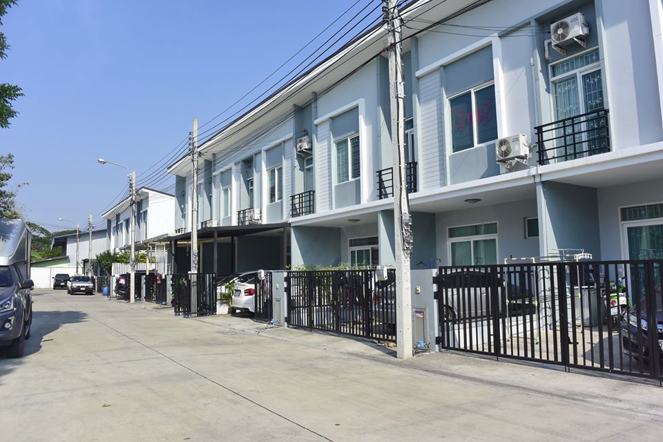 ขาย ทาวโฮม กัสโต้ ใกล้รถไฟฟ้าตลาดบางใหญ่