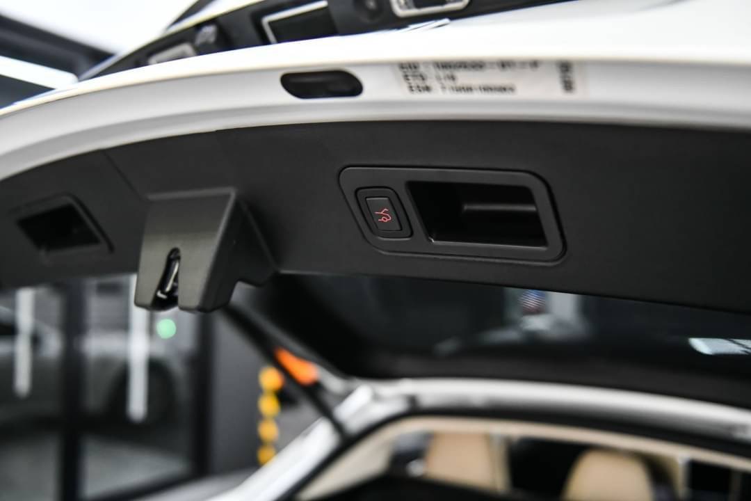 TESLA MODEL S P85D ปี 2015