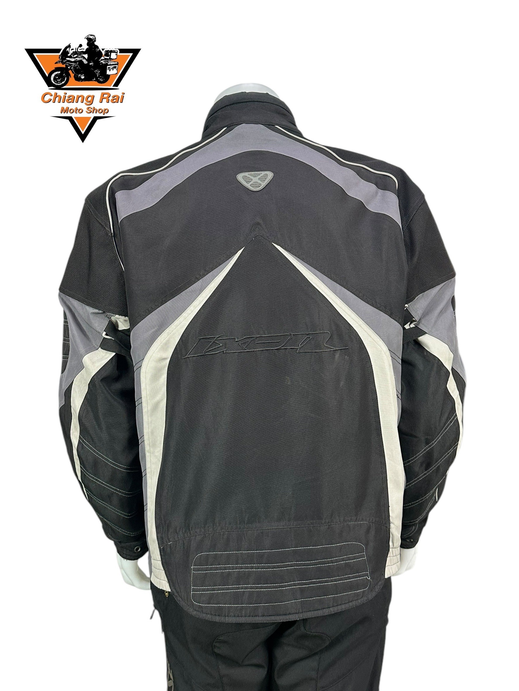 เสื้อขี่มอเตอร์ไซด์( มือสอง) RCSA 978 : อก 52" ยาว 26" (XL) **Gksll**