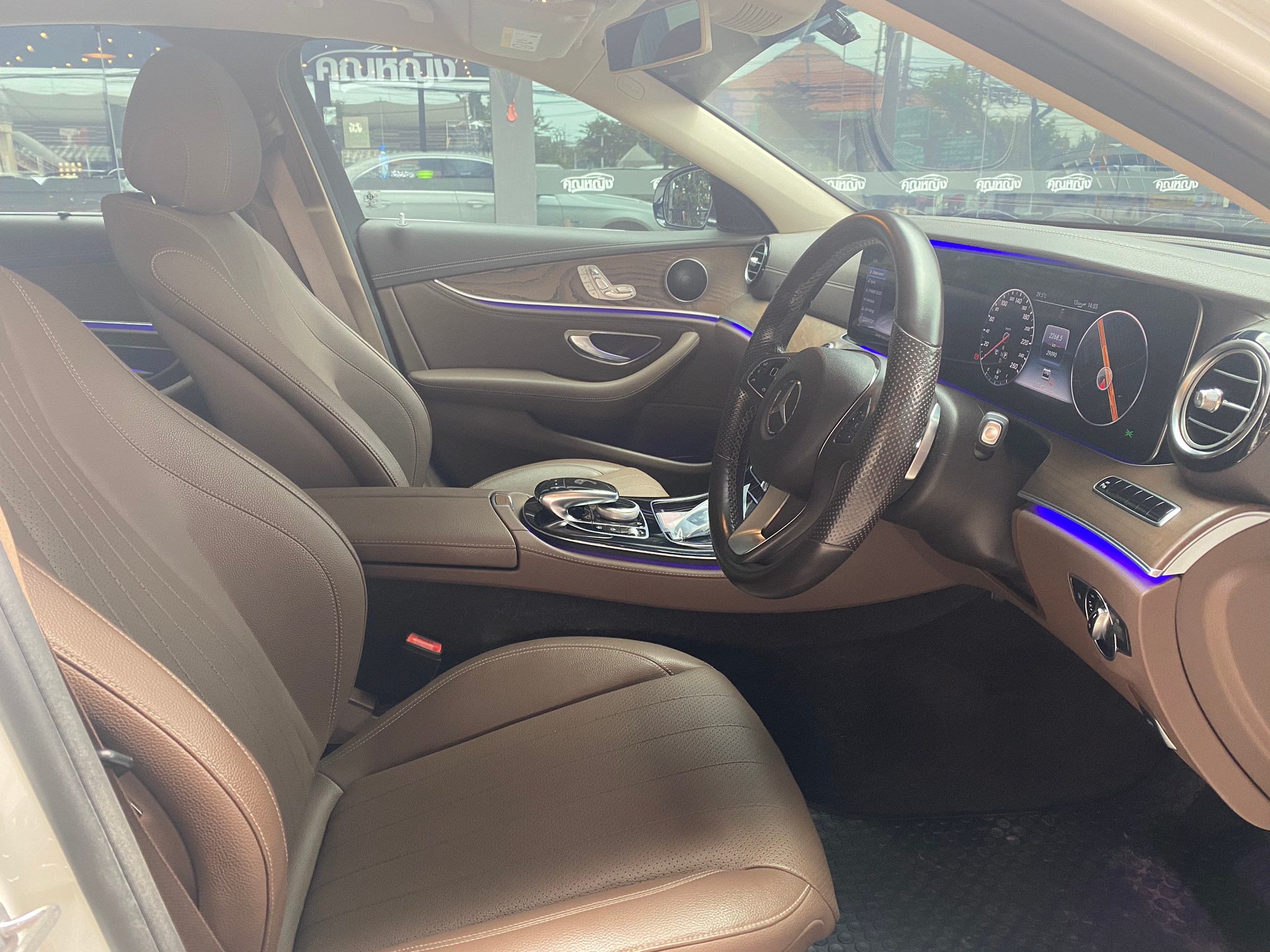 Mercedes Benz E350e Exclusive ปี 2017