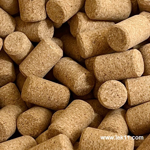 จุกคอร์ก เนื้อละเอียด จากประเทศโปรตุเกส 23 x 38 mm. 100 ชิ้นต่อถุง