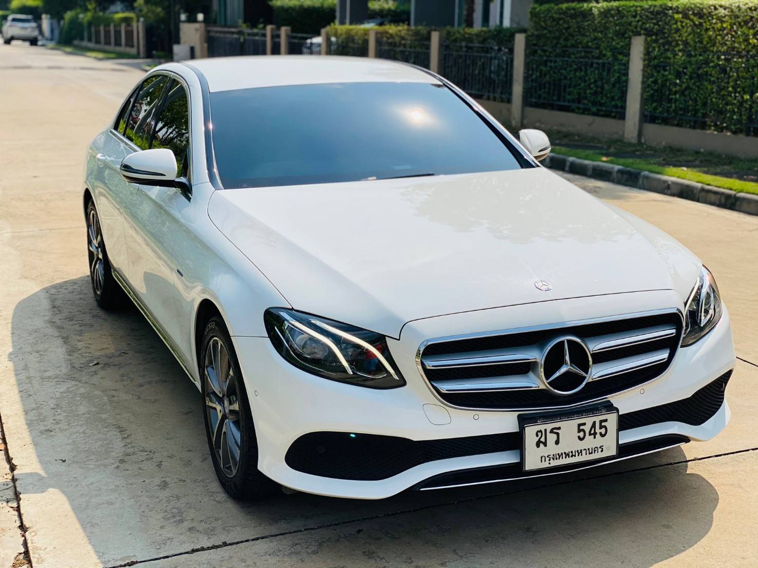 Mercedes-Benz E350e ปี 2017