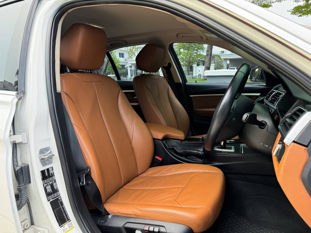 BMW 320d F30 LCI ปี 2016