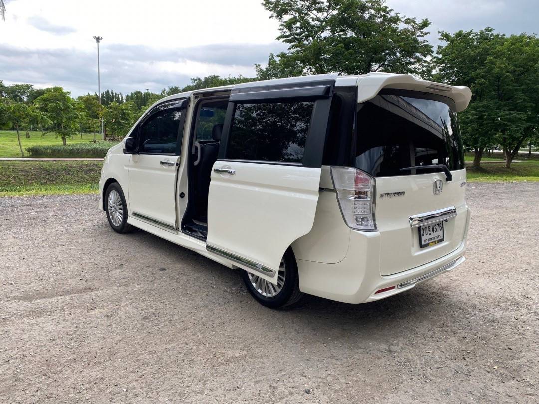 HONDA Stepwagon Spada ปี 2012