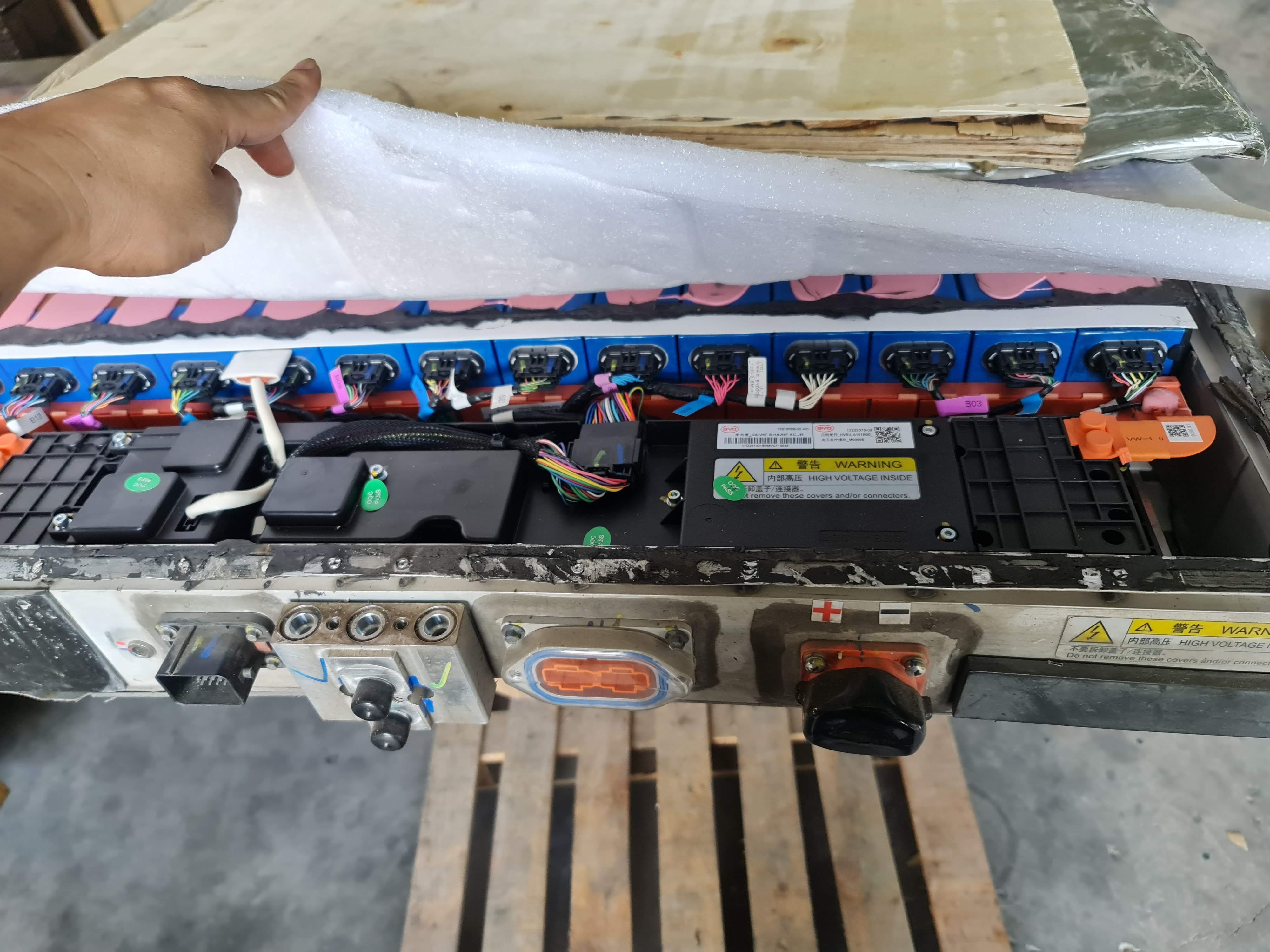 แบตเตอรี่ลิเทียมจากรถไฟฟ้า EV Car lithium battery module pack chassic