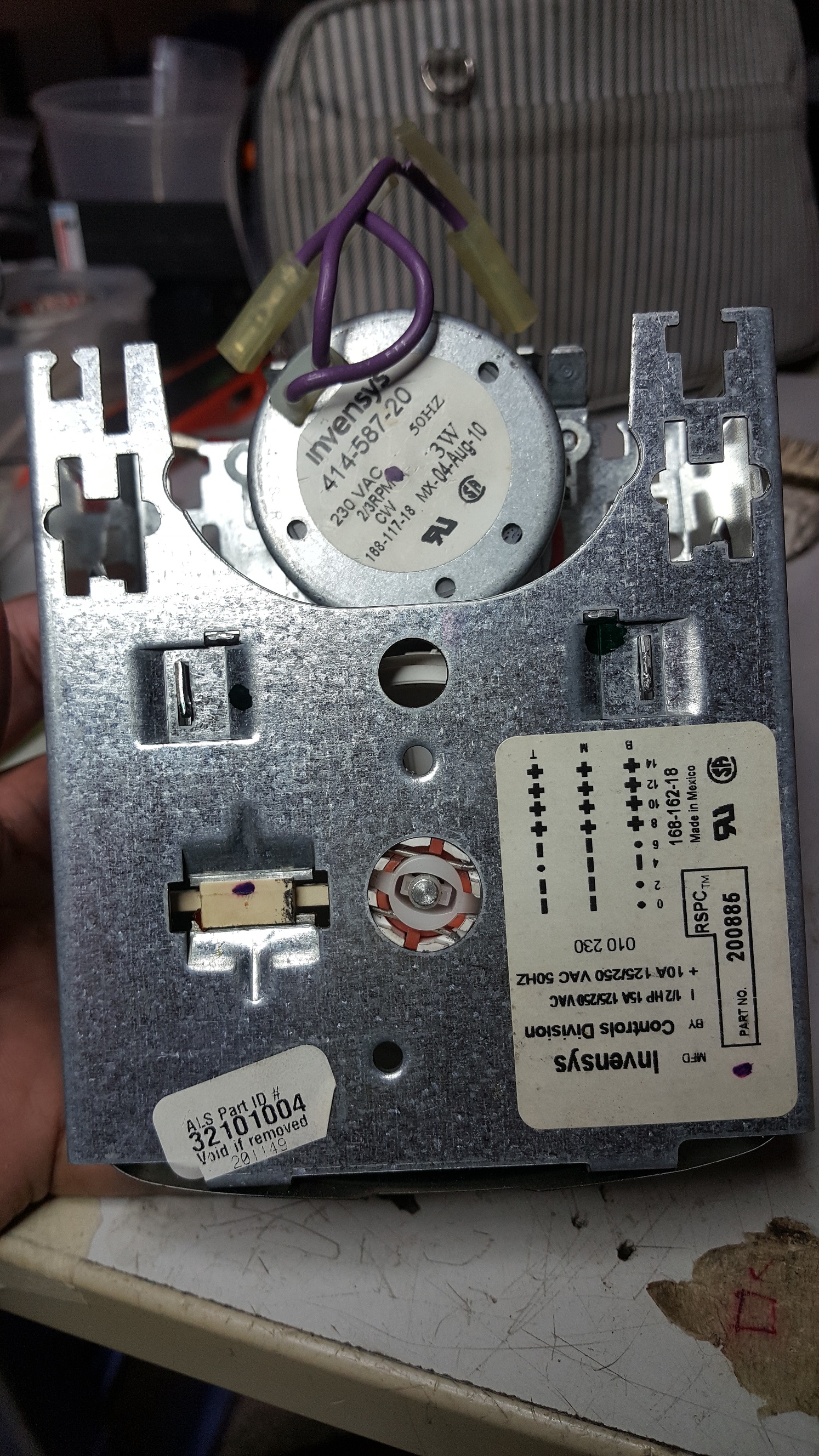 ซ่อมเครื่องซักผ้า ยี่ห้อ SPEED QUEEN รุ่น LWS17NW-3022 อาการตั้งเวลาซักไม่ได้