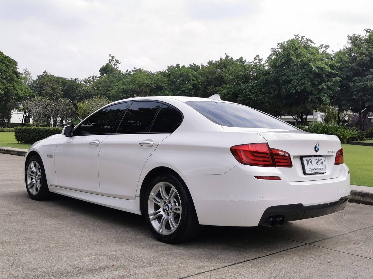 BMW 528I M-SPORT สีขาว ปี 2012