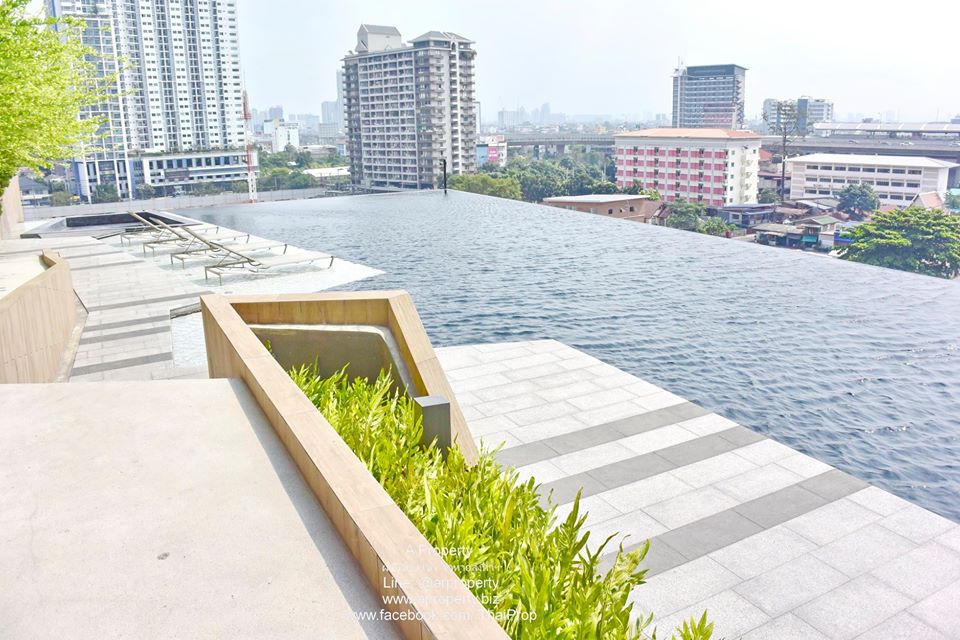 The Politan Rive หรูติดเจ้าพระยา