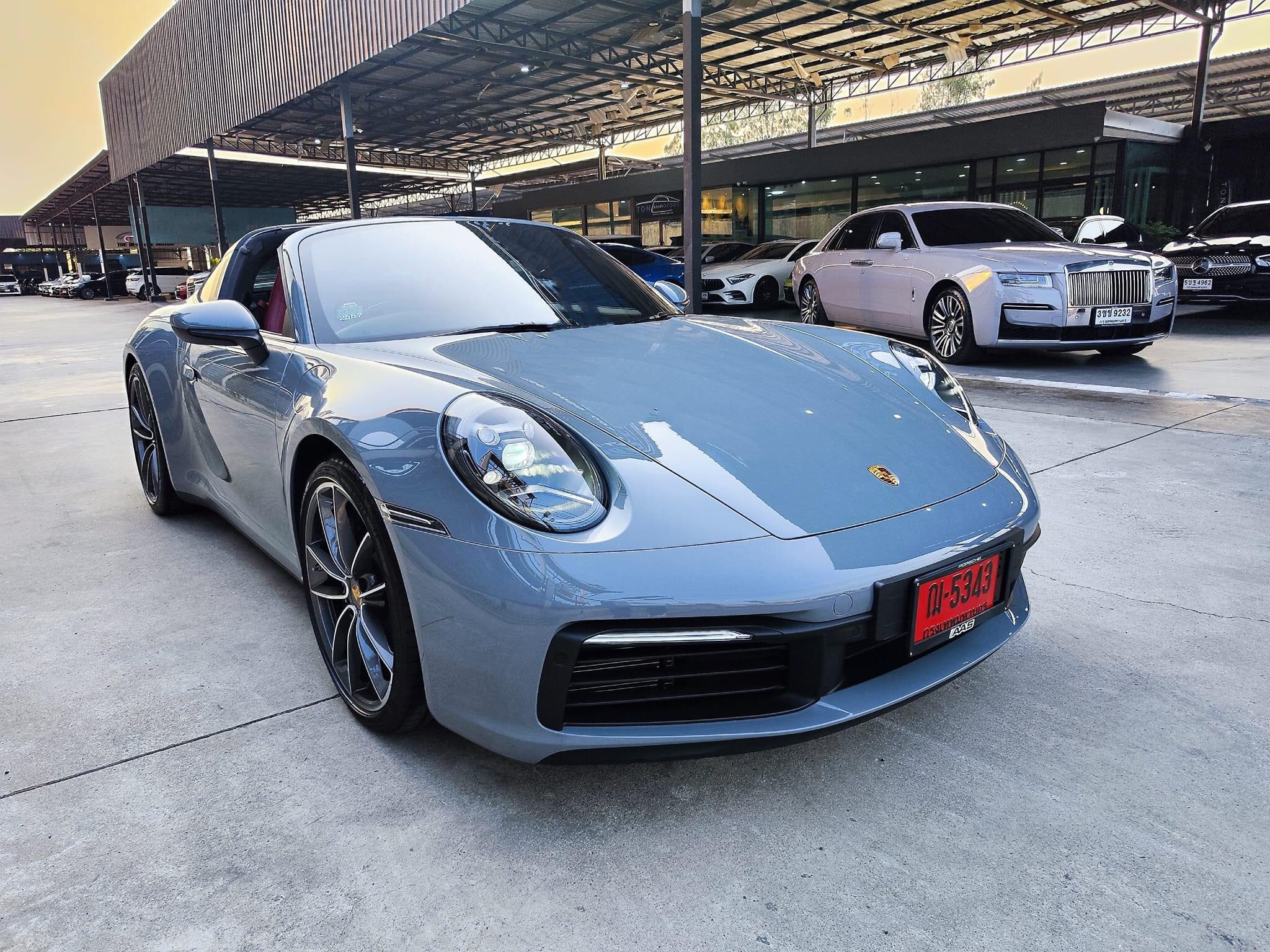 PORSCHE 992 CARRERA TARGA 4 Arctic Grey ปี 2024 ( ยังไม่จดทะเบียน )