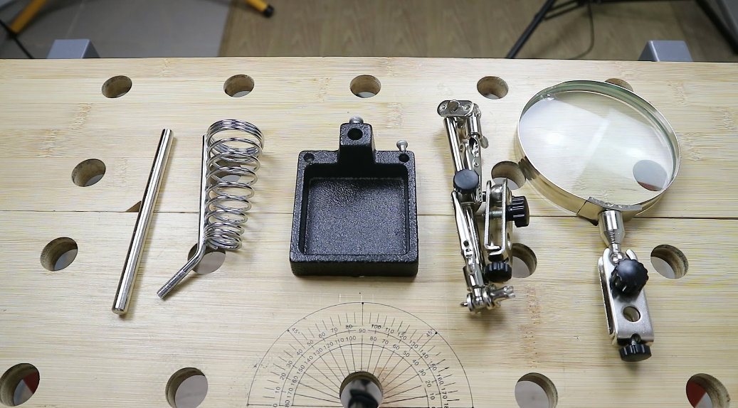 MARCH ฐานบัดกรีพร้อมแว่นขยาย