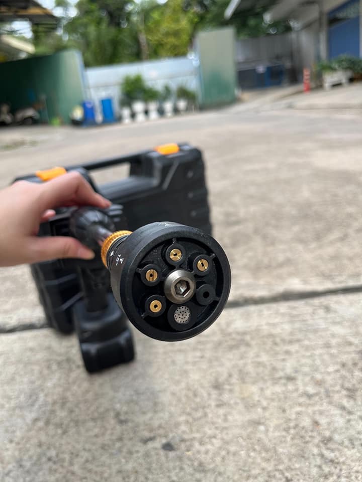 ปืนอัดฉีดแรงดันสูงไร้สาย รุ่น 256V ยี่ห้อ Akita แบต 2 ก้อน แถมหัวปรับ 6 ระดับ แถมกระบอกโฟมแลนซ์