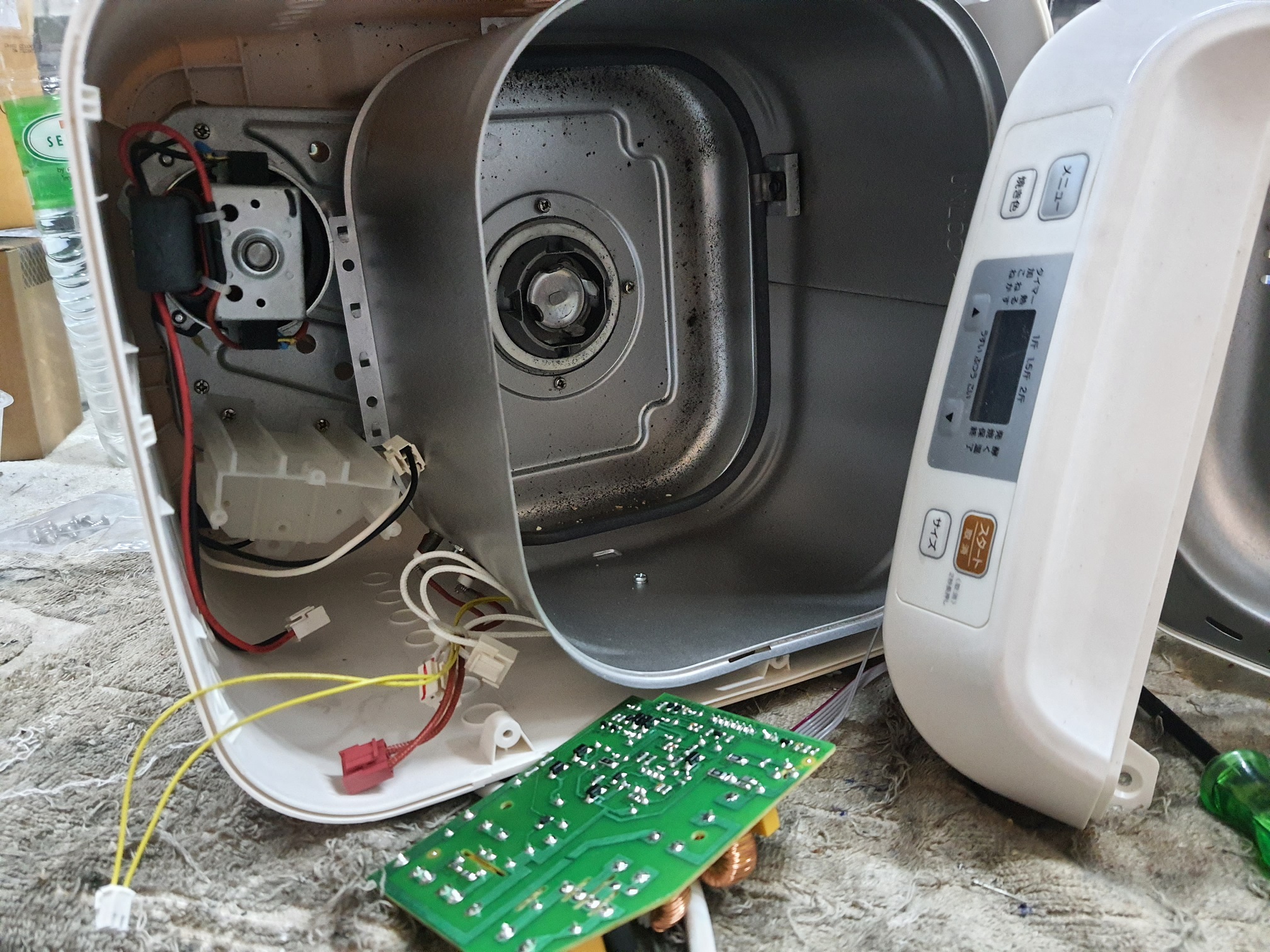 ซ่อมเครื่องทำขนมปัง ยี่ห้อ SIROCA รุ่น SB-111 อาการเครื่องซ๊อต