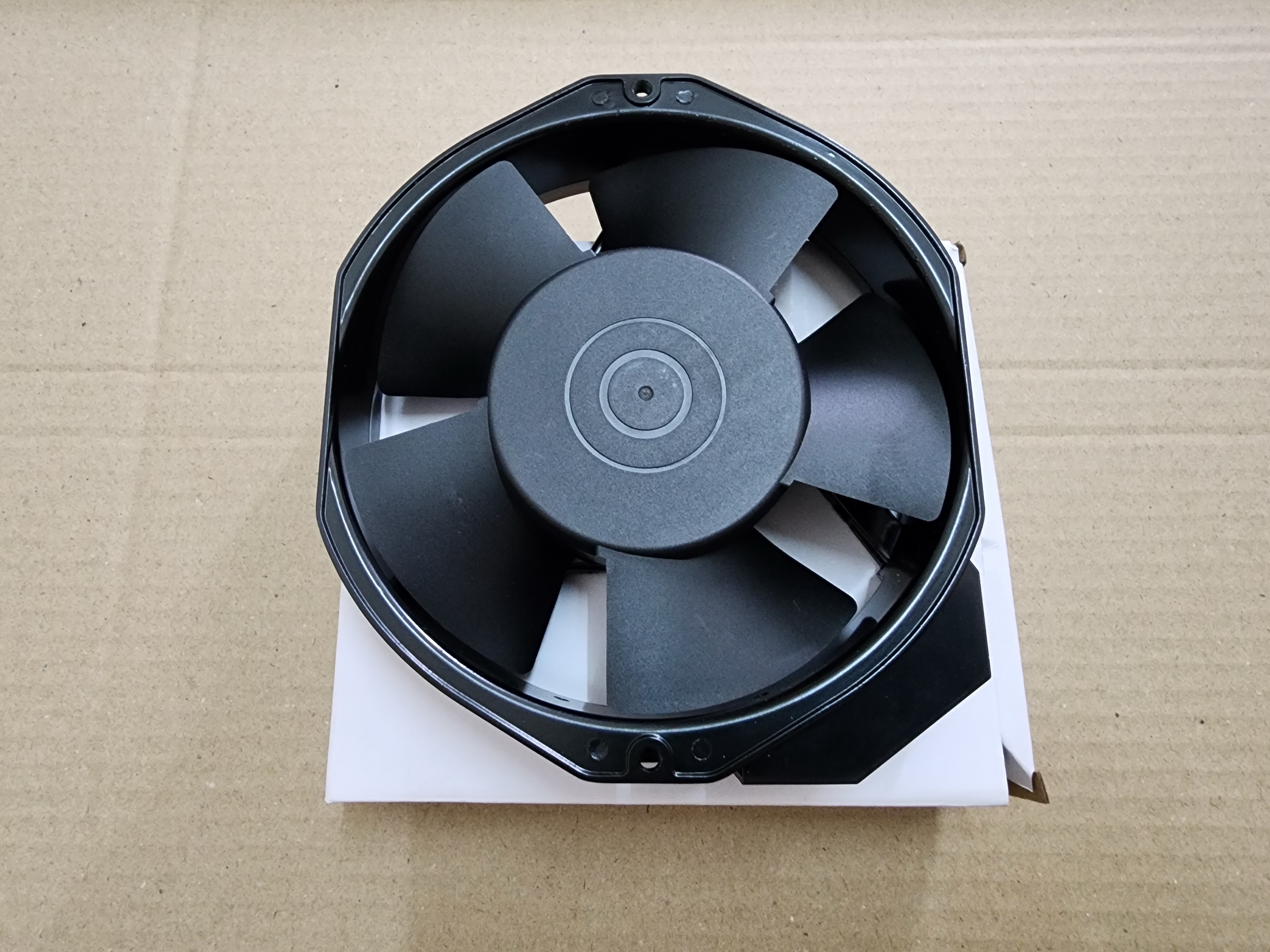 จำหน่าย พัดลม 150mm 160mm 172mm 200mm 220mm 225mm 254mm 280mm เป็นต้น