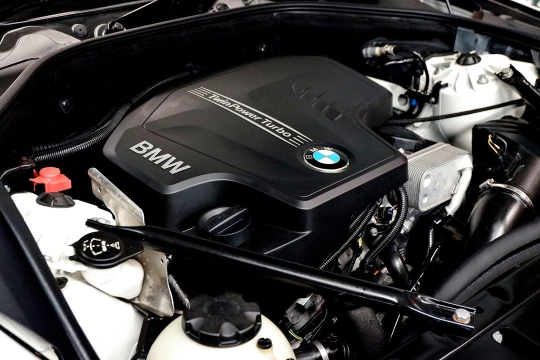 BMW SERIES 5 528i Luxury (F10) ปี 2013