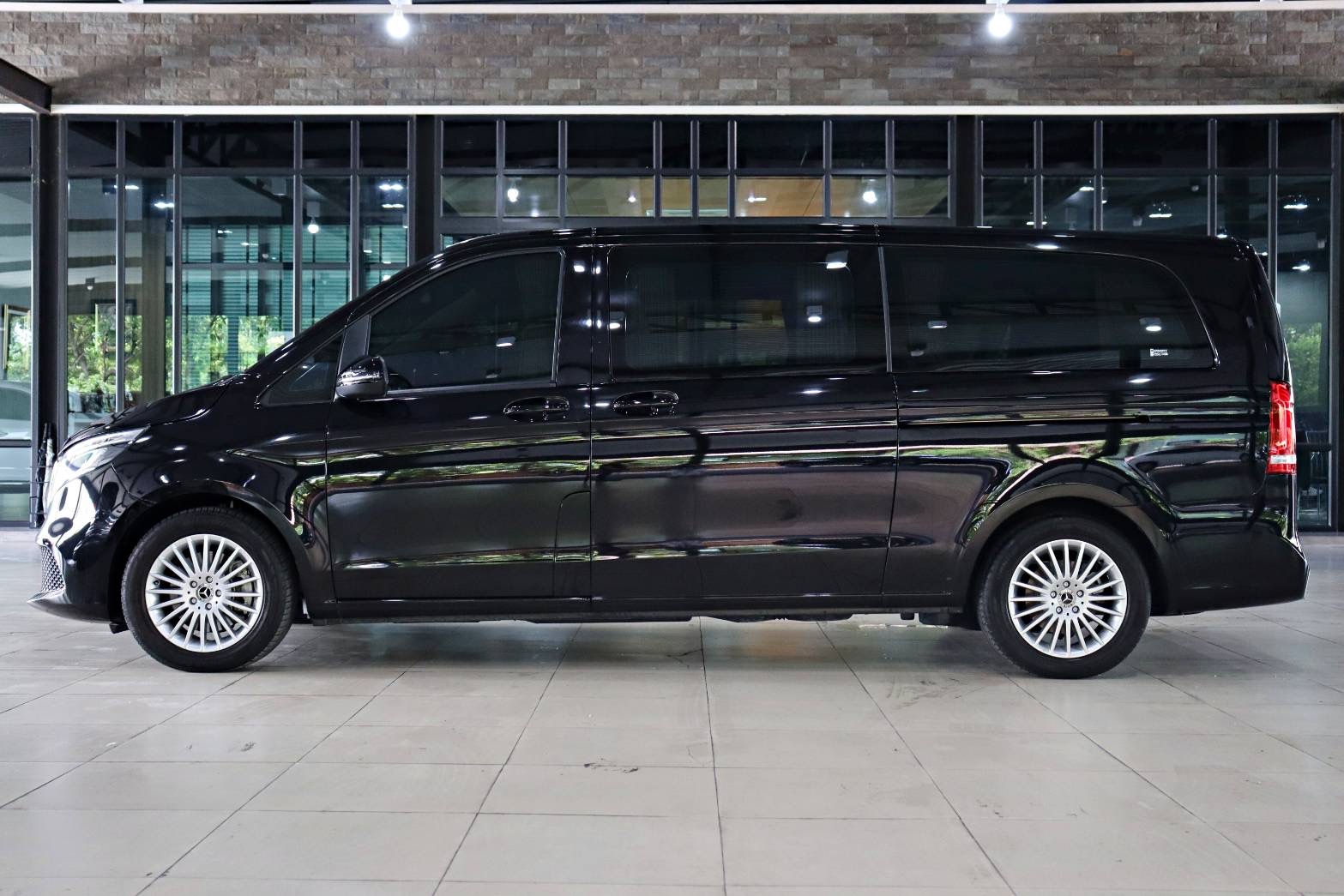 Benz V250d 2.1 Business+ (W447) ปี 2022
