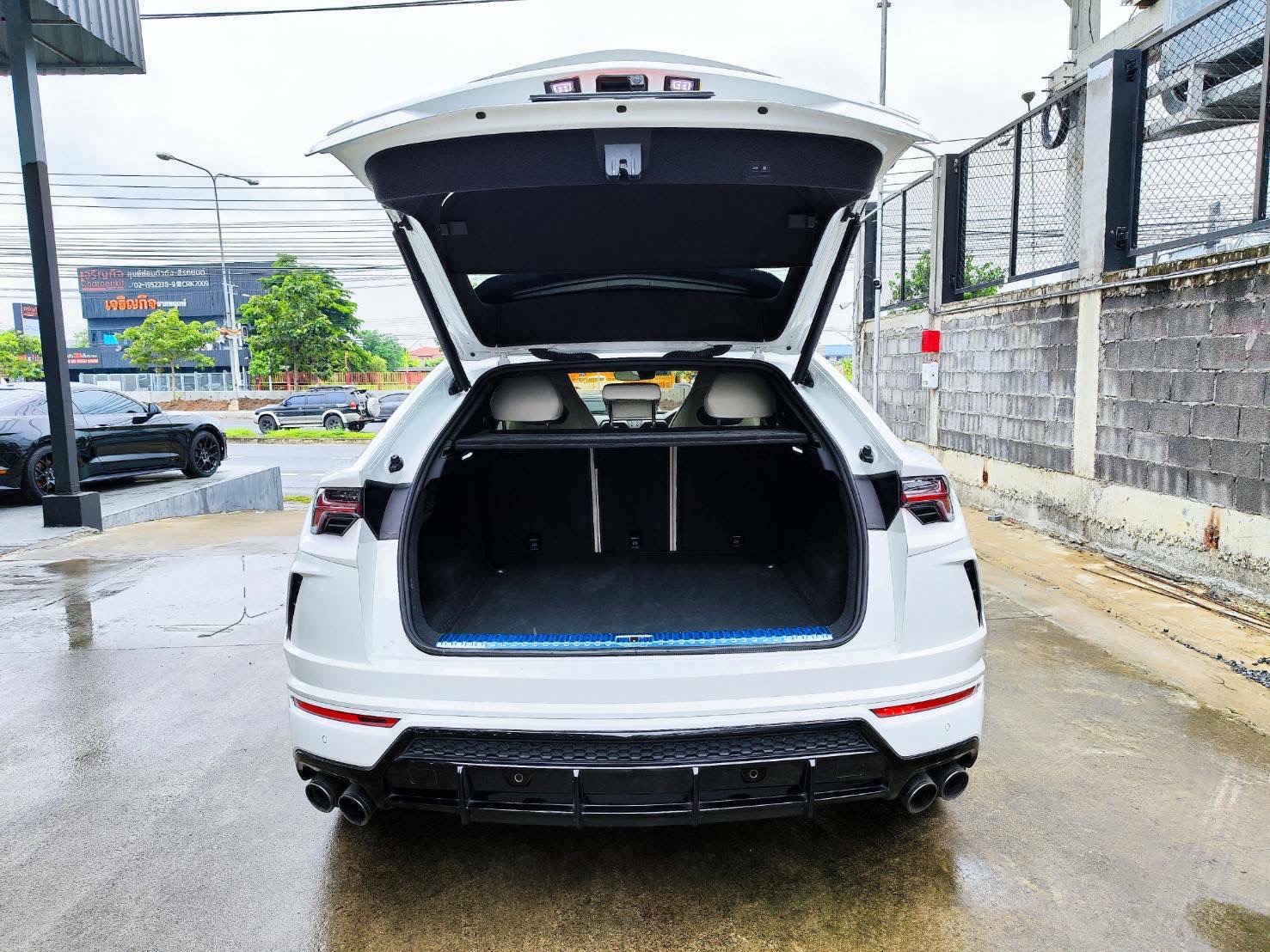 Lamborghini URUS V8 4.0 Bi-Turbo ปี 2019
