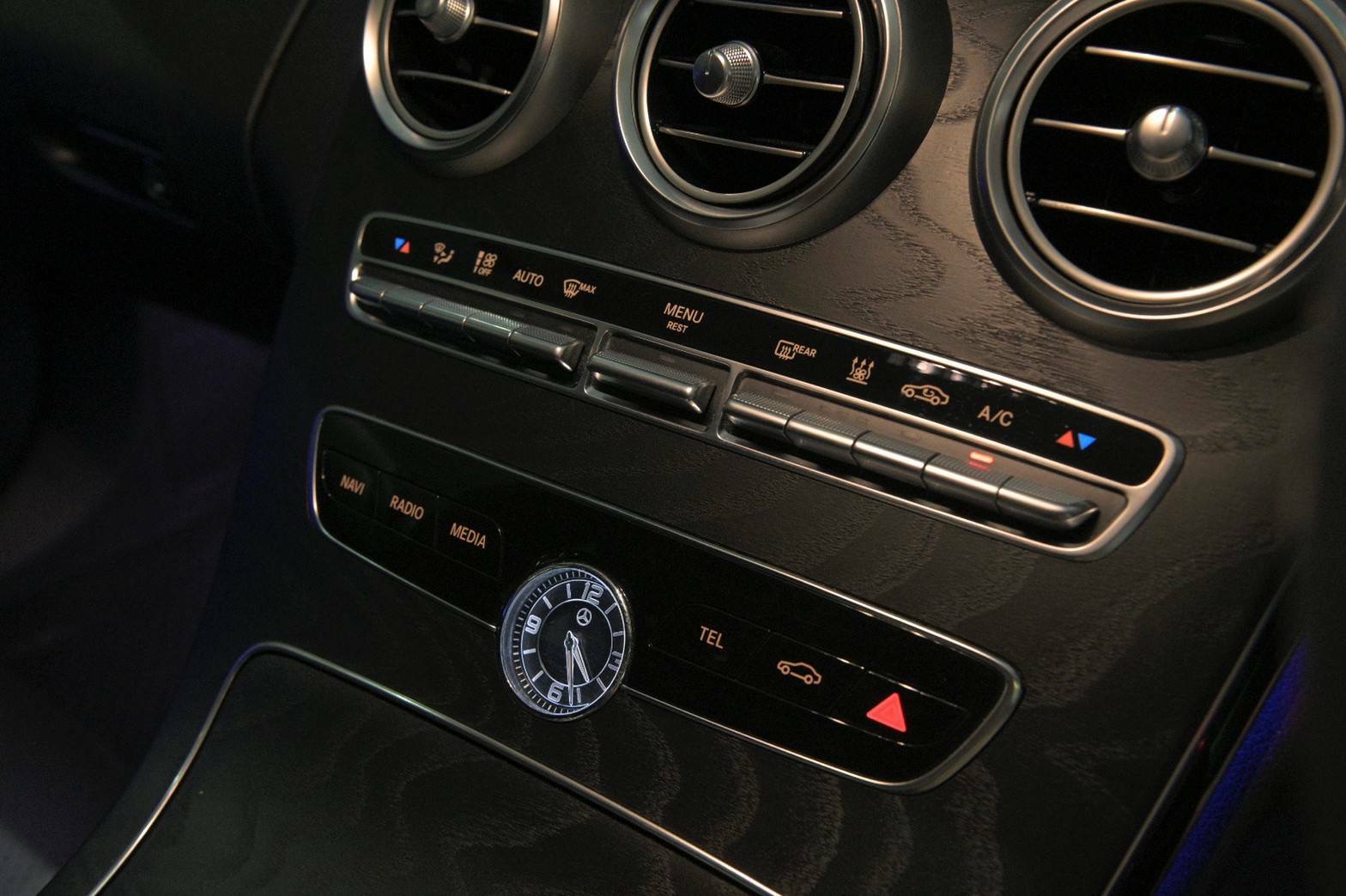 Mercedes-Benz C300e Avantgrade ปี 2020