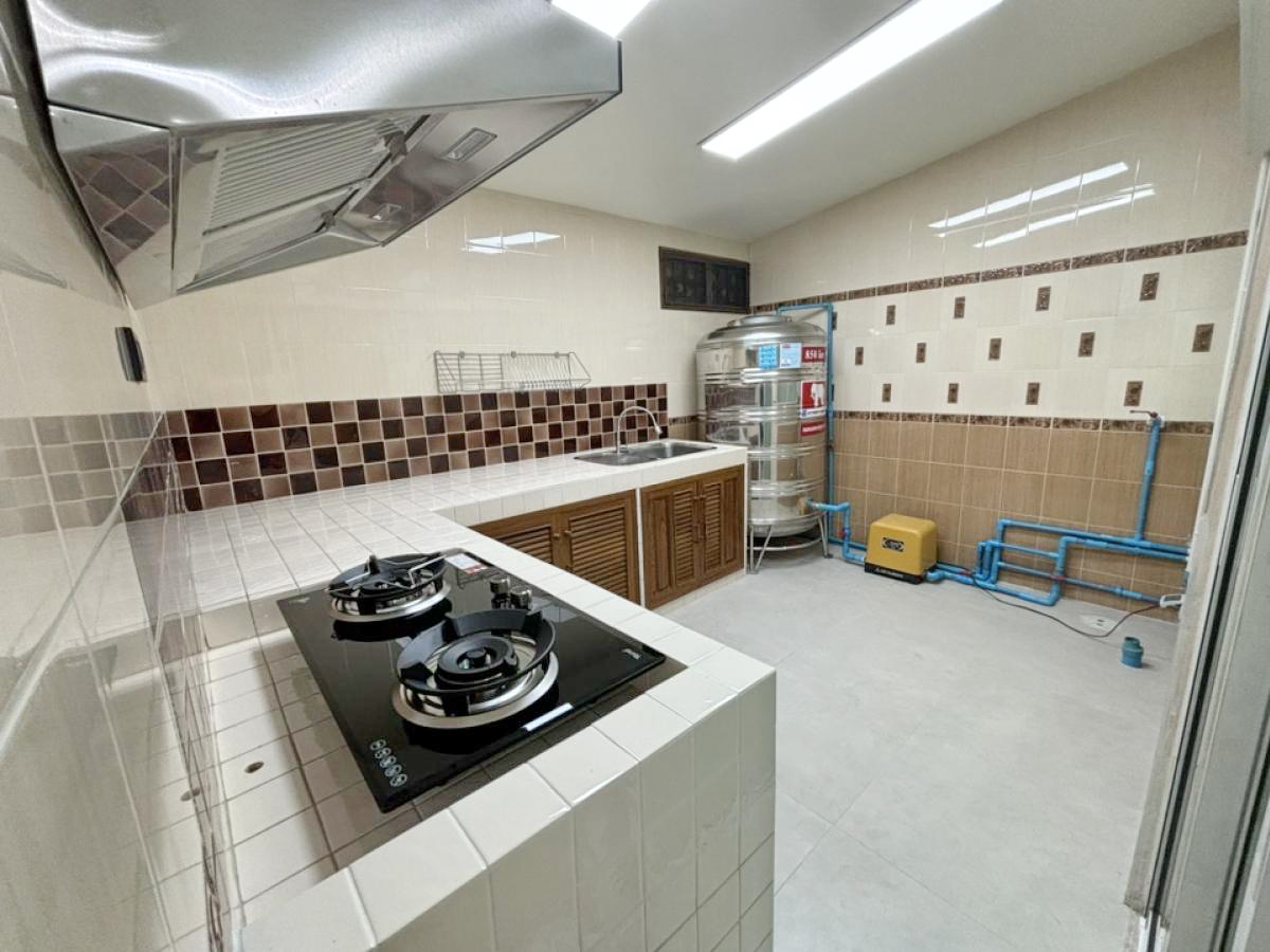 ให้เช่า ทาวน์โฮม 3 ชั้น Renovate ใหม่ เพชรเกษม 69