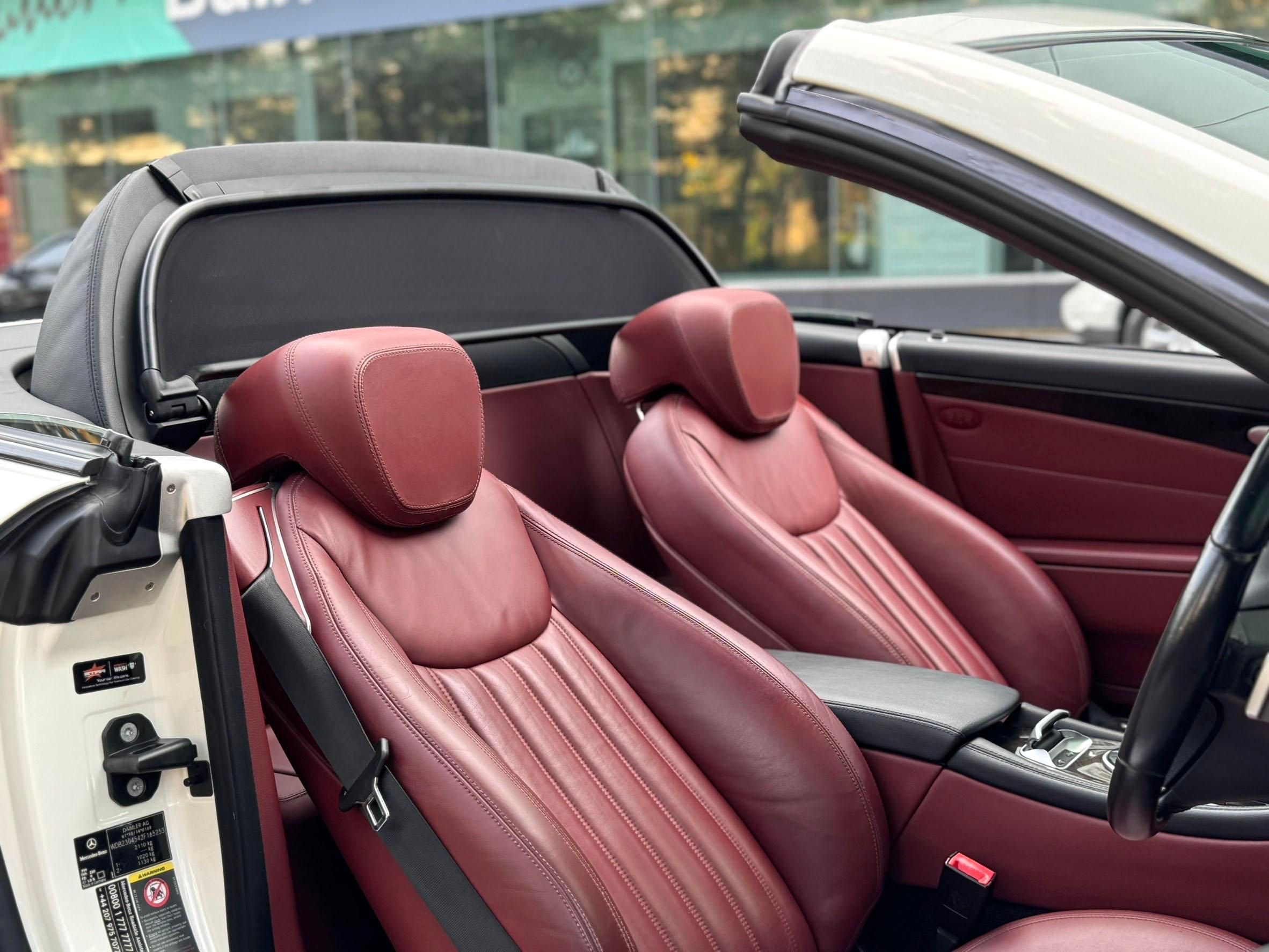 Mercedes-Benz SL300 3.0 R230 Convertible สีขาว ปี2011