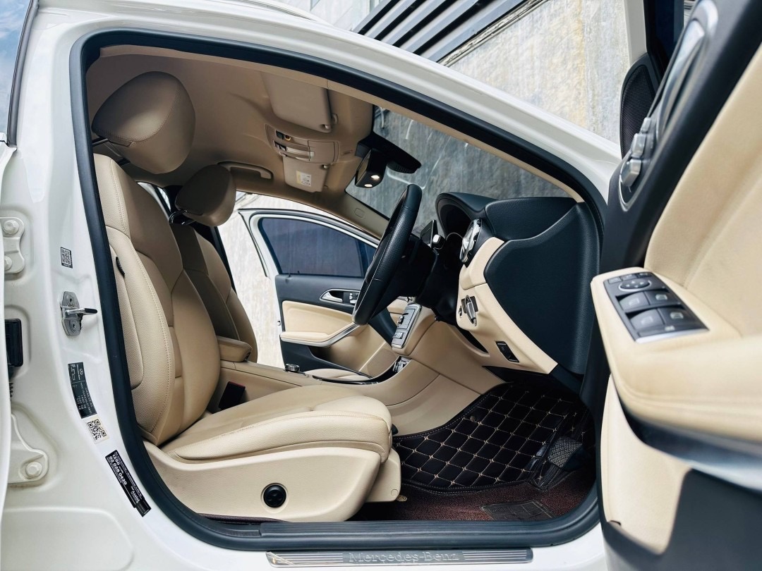 BENZ GLA200 URBAN FACELIFT W156 ปี 2019 แท้