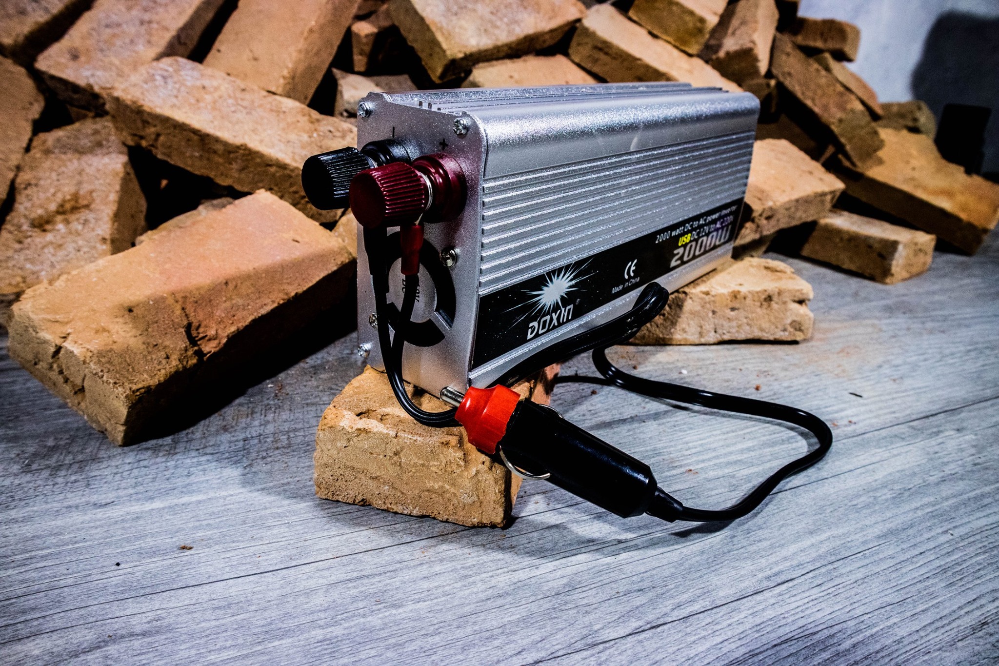 อินเวอร์เตอร์แปลงไฟ 12V เป็น 220V ขนาด 2,000W *รุ่นนี้ ไฟเต็ม