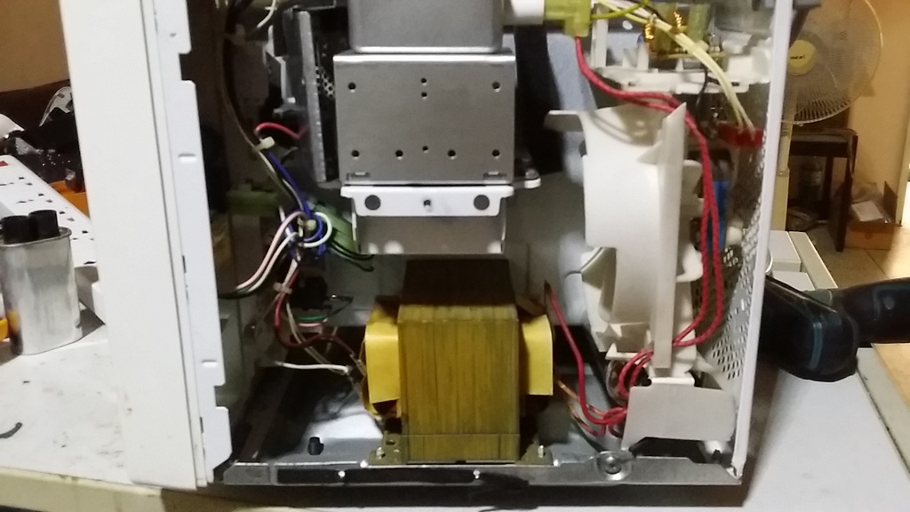 ซ่อมไมโครเวฟ ยี่ห้อ LG รุ่น MS2147CW อาการเปิดไม่ติด