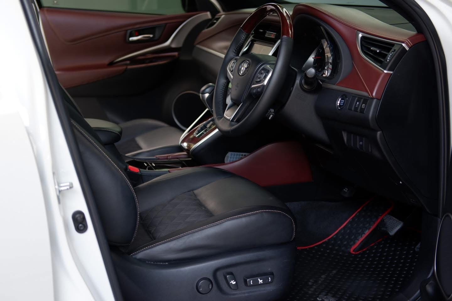 TOYOTA HARRIER ปี 2014