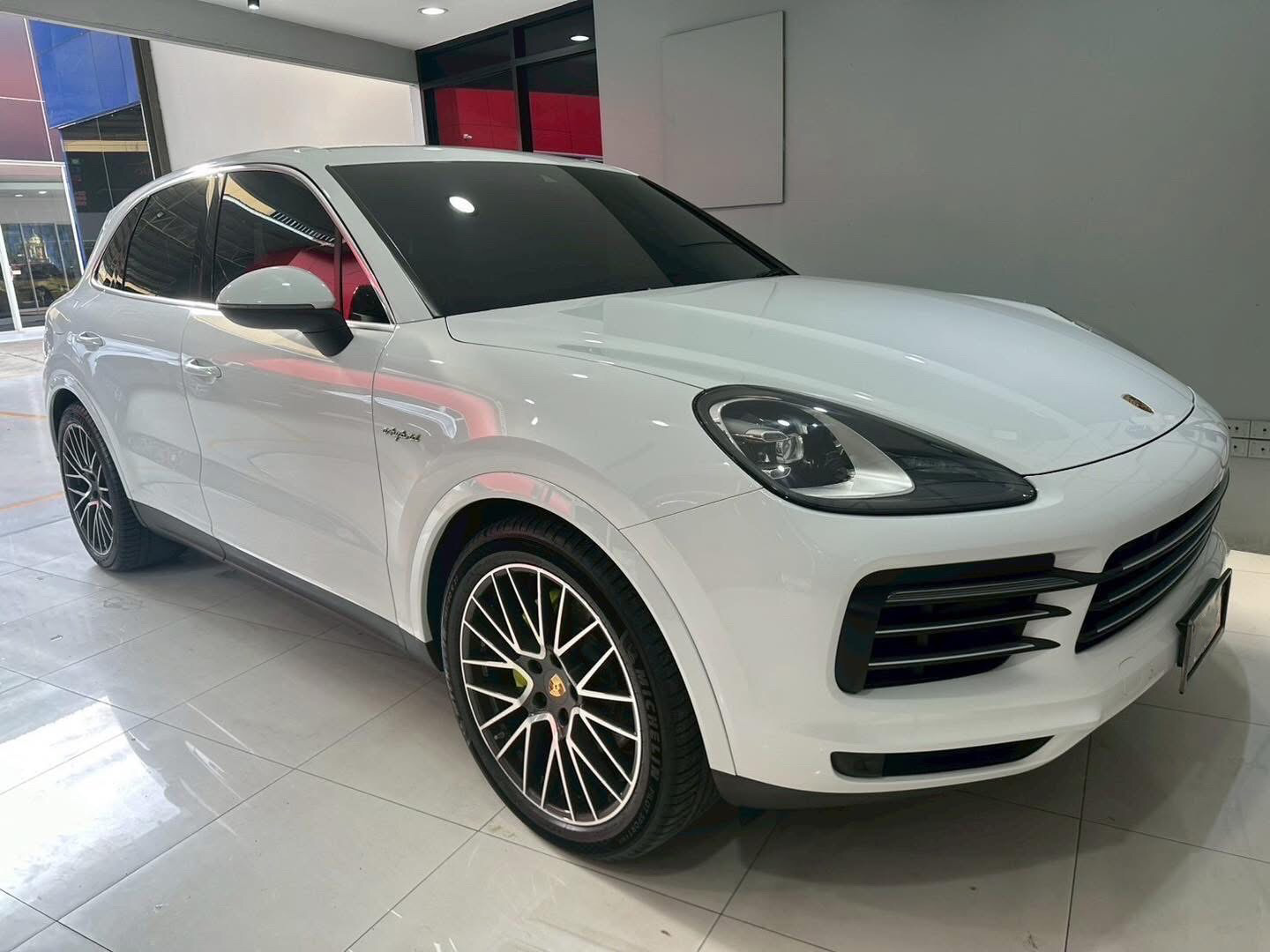 Porsche Cayenne 3.0 V6 เบนซิน E-Hybrid Plugin SUV ปี 2020