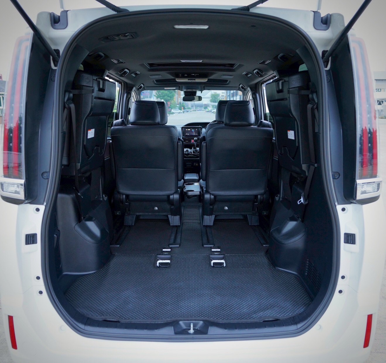 Toyota Esquire ปี 2019