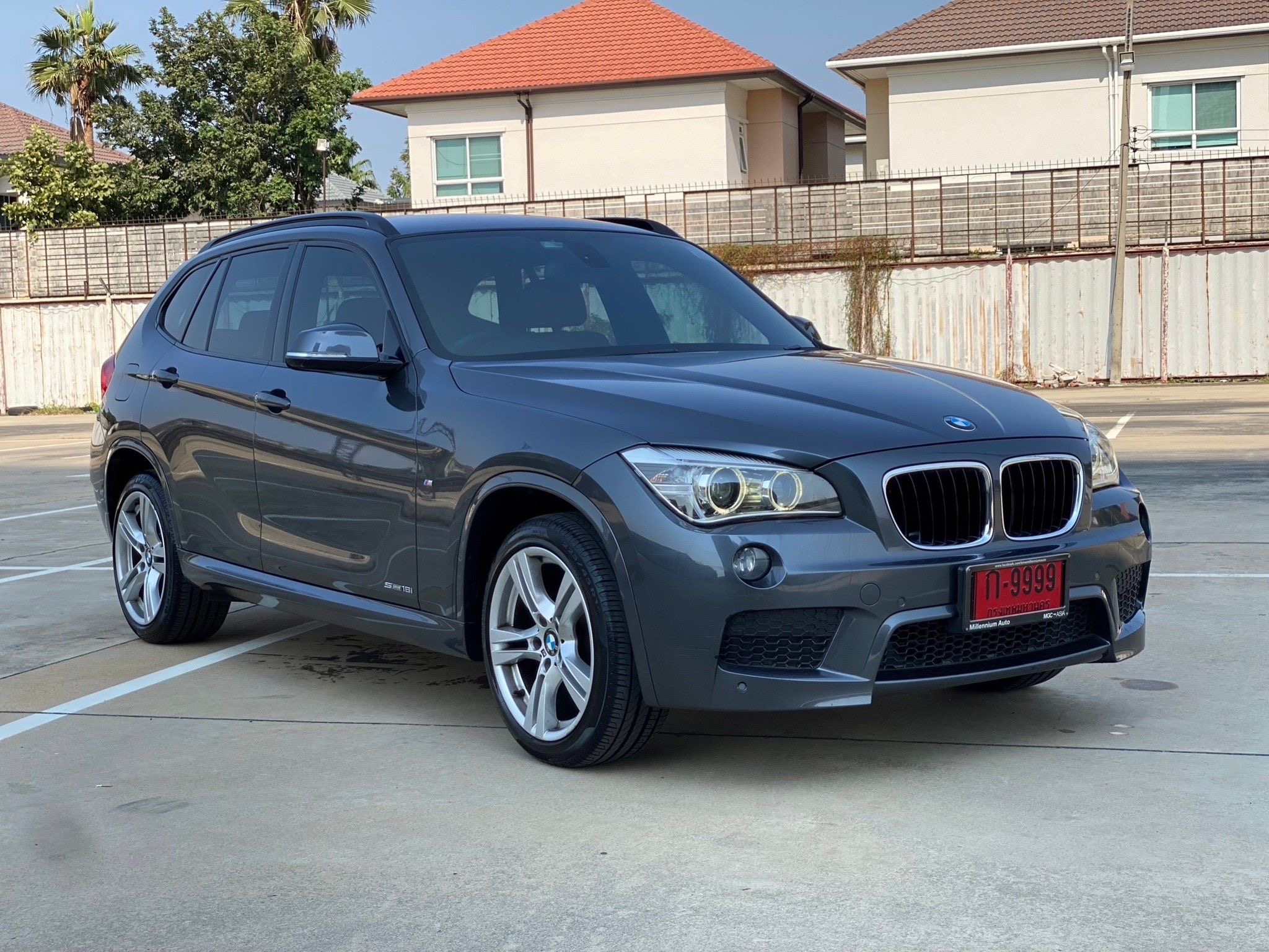 Bmw X1 sDrive18i M Sport ปี 2015 สี เทา
