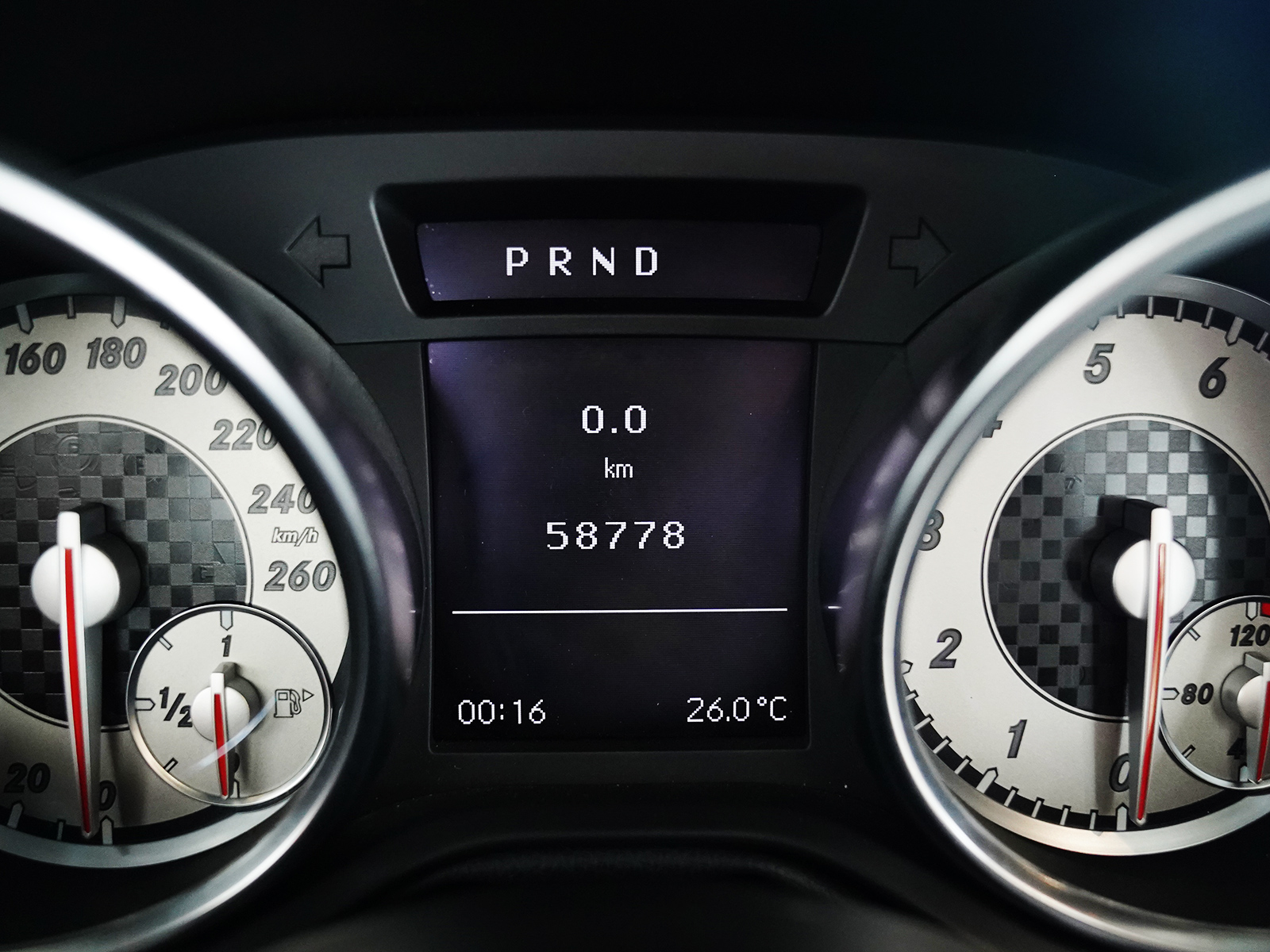 MERCEDES BENZ SLK200 AMG ปี 2011