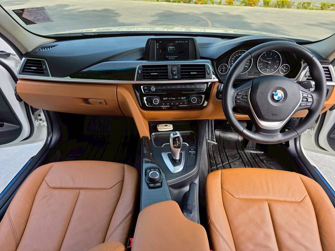 BMW 320d F30 LCI ปี 2018
