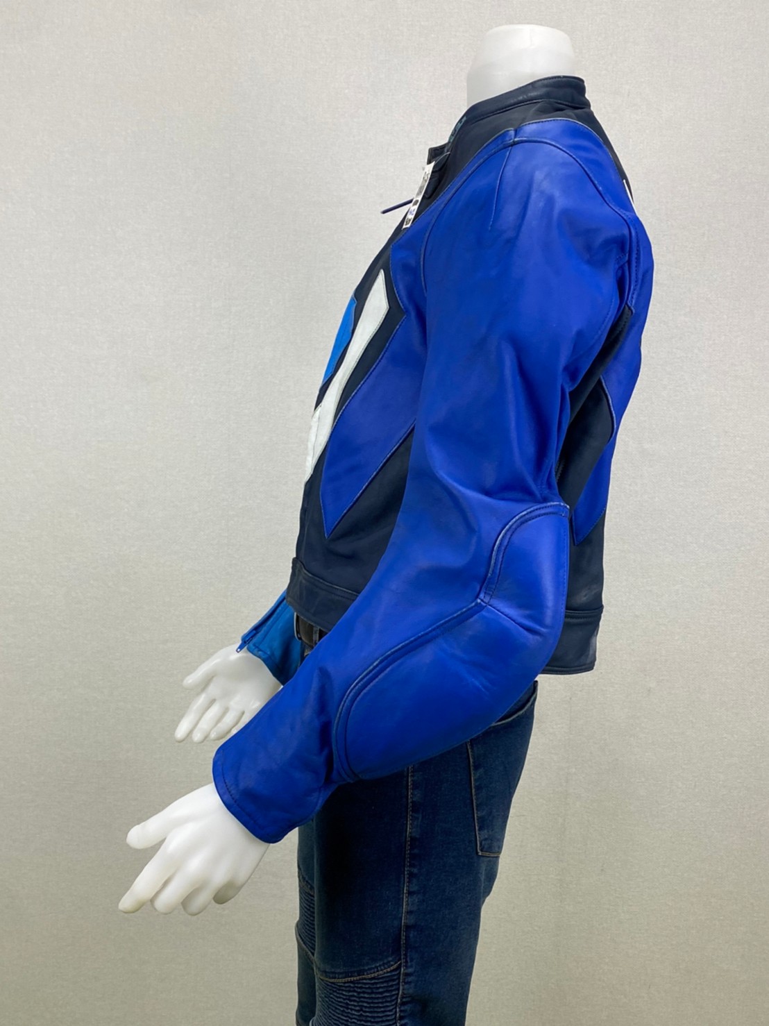 เสื้อการ์ดสำหรับขี่มอเตอร์ไซด์( มือสอง) RCSS 030: อก 46" ยาว 22" ** IXS **