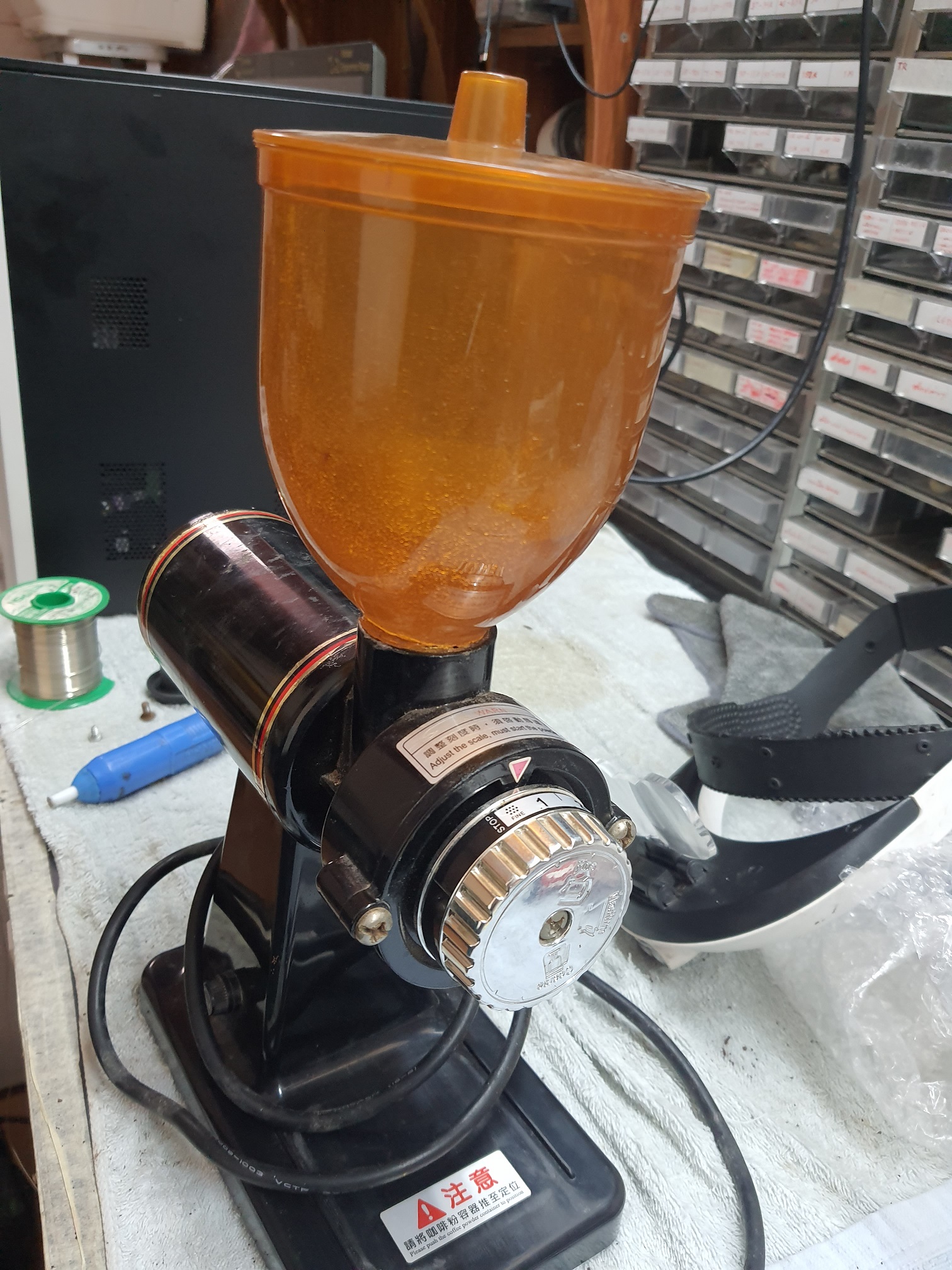 ซ่อมเครื่องบดเมล็ดกาแฟ ยี่ห้อ CREMA รุ่น N75 อาการเครื่องไม่ทำงาน