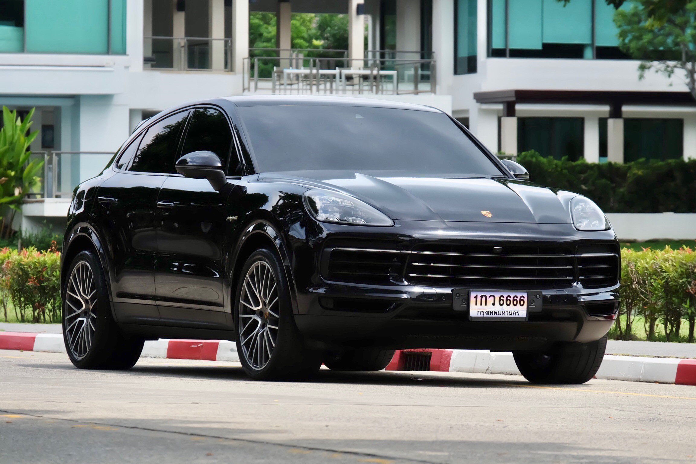 Porsche Cayenne Coupe E-Hybrid ปี 2020
