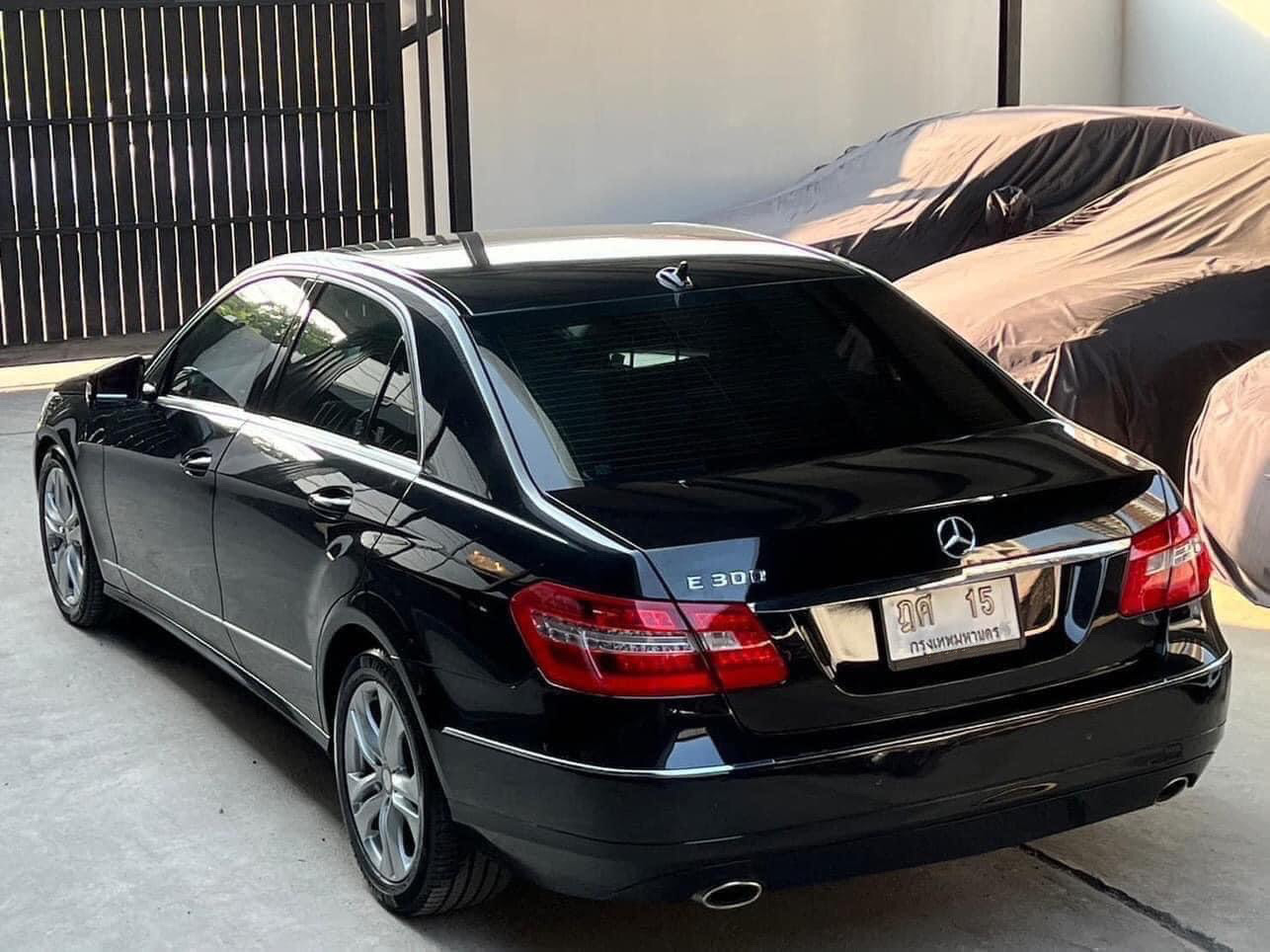 Mercedes Benz E300 ปี2011