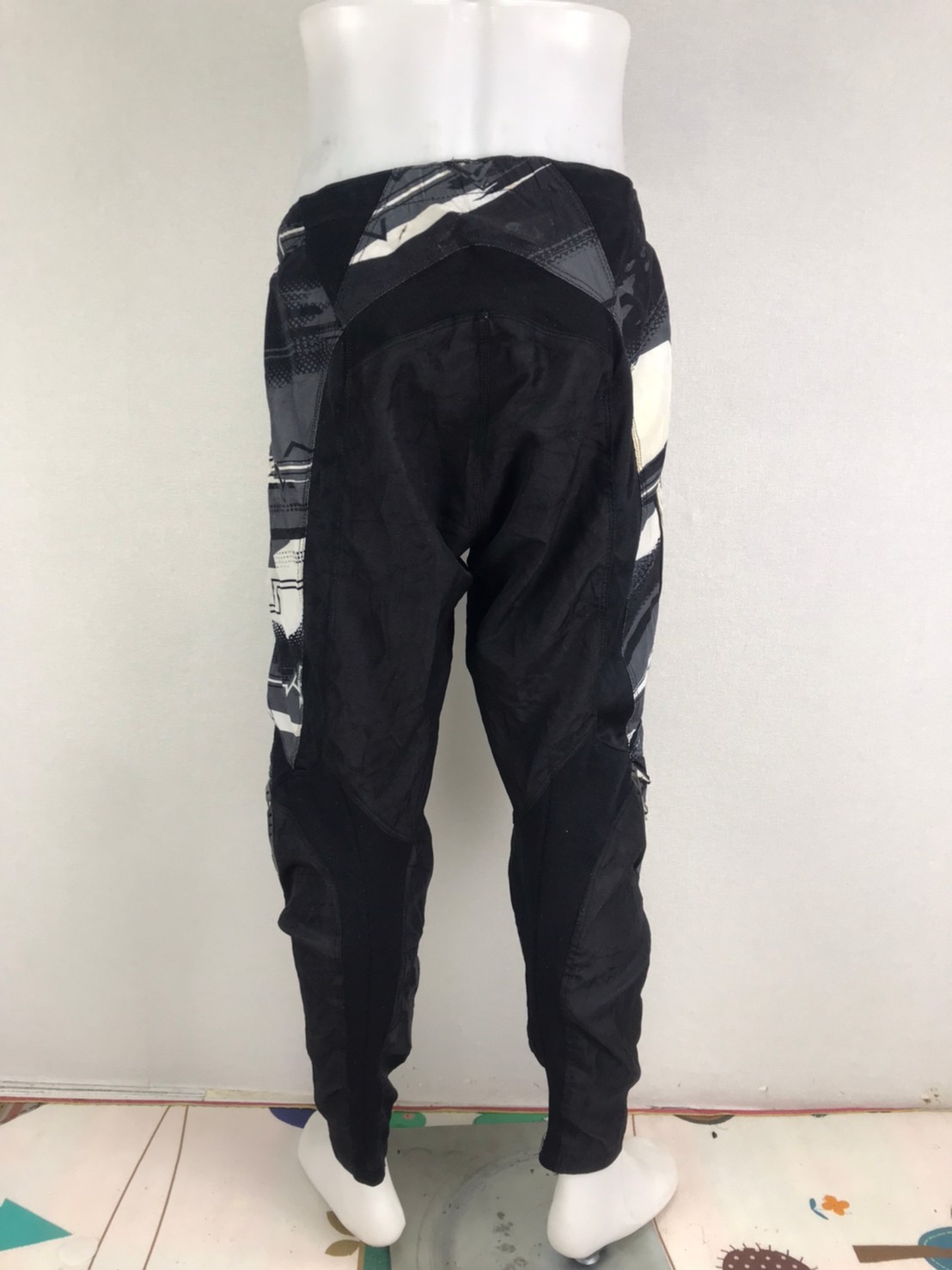 กางเกงขี่มอเตอร์ไซด์ ( มือสอง ) E&A 095 : เอว 28" ยาว 28" ** ANSWER **