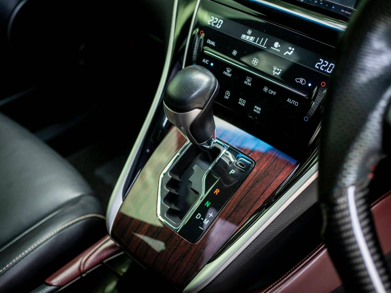 Toyota Harrier 2.0 ปี2014