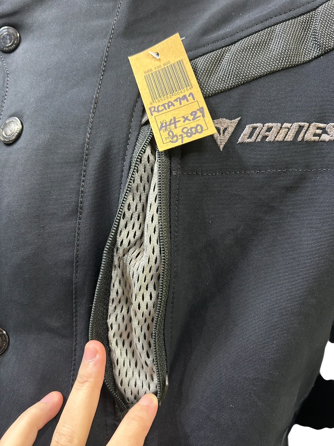 เสื้อขี่มอเตอร์ไซด์( มือสอง) RCTA 791 อก 44" ยาว 27 (M) **Dainese**