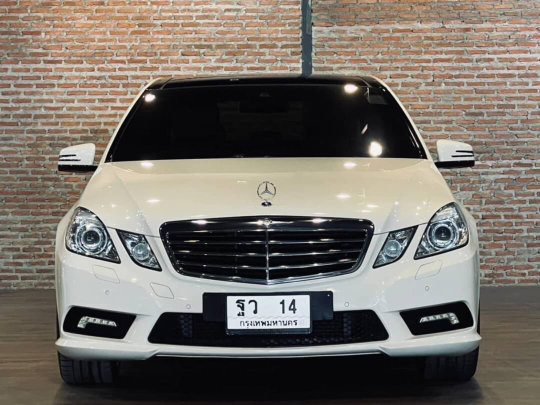 Mercedes Benz E250 CGI w212 AMG ปี2011