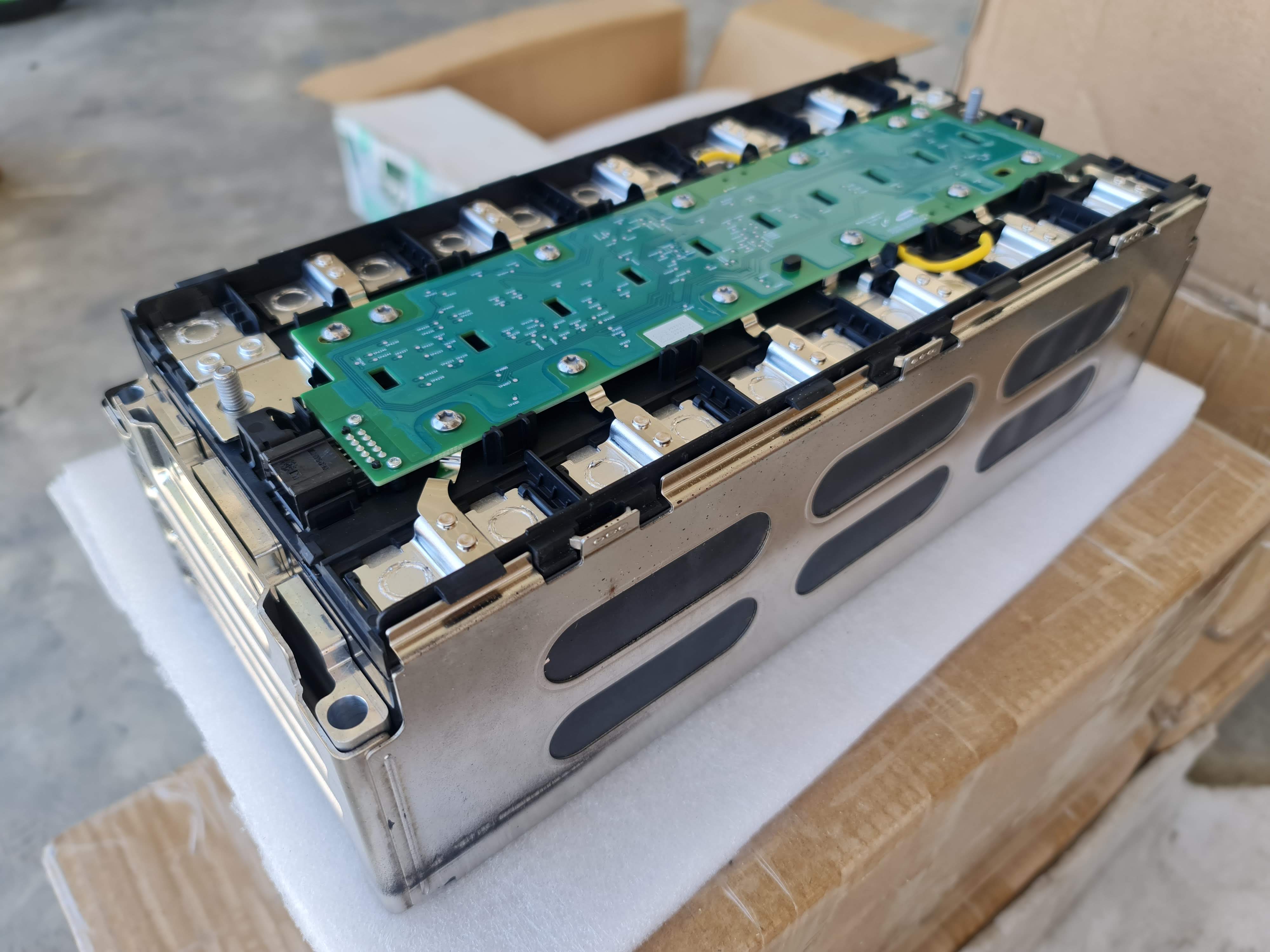 แบตเตอรี่ลิเธียม NMC Samsung SDI 12S เหมาะเอาไปทำ 24s 48Ah เต็ม 100v จ่ายกระแสได้สูง
