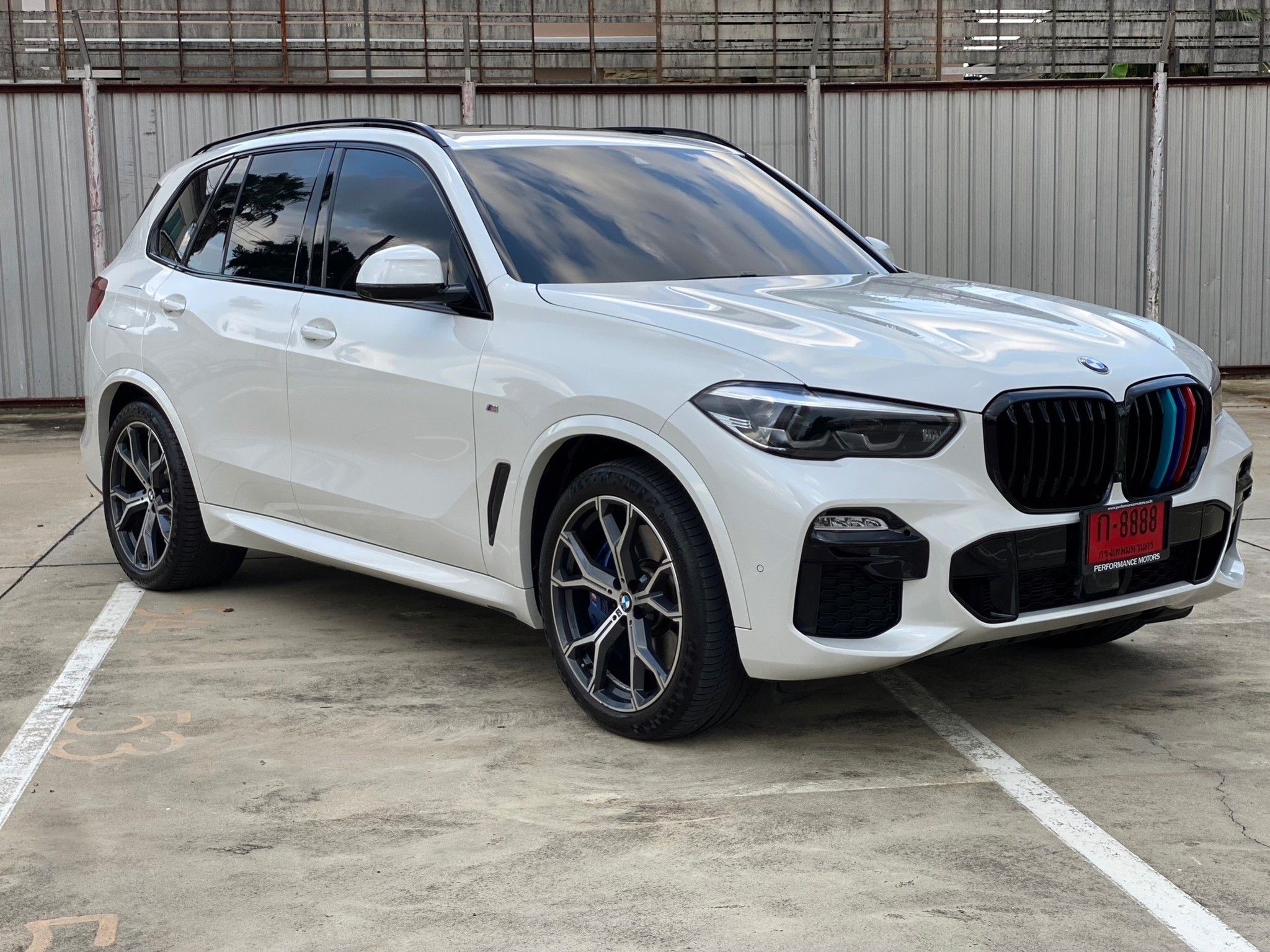 BMW X5 xDrive45e M Sport ปี 2021 สีขาว