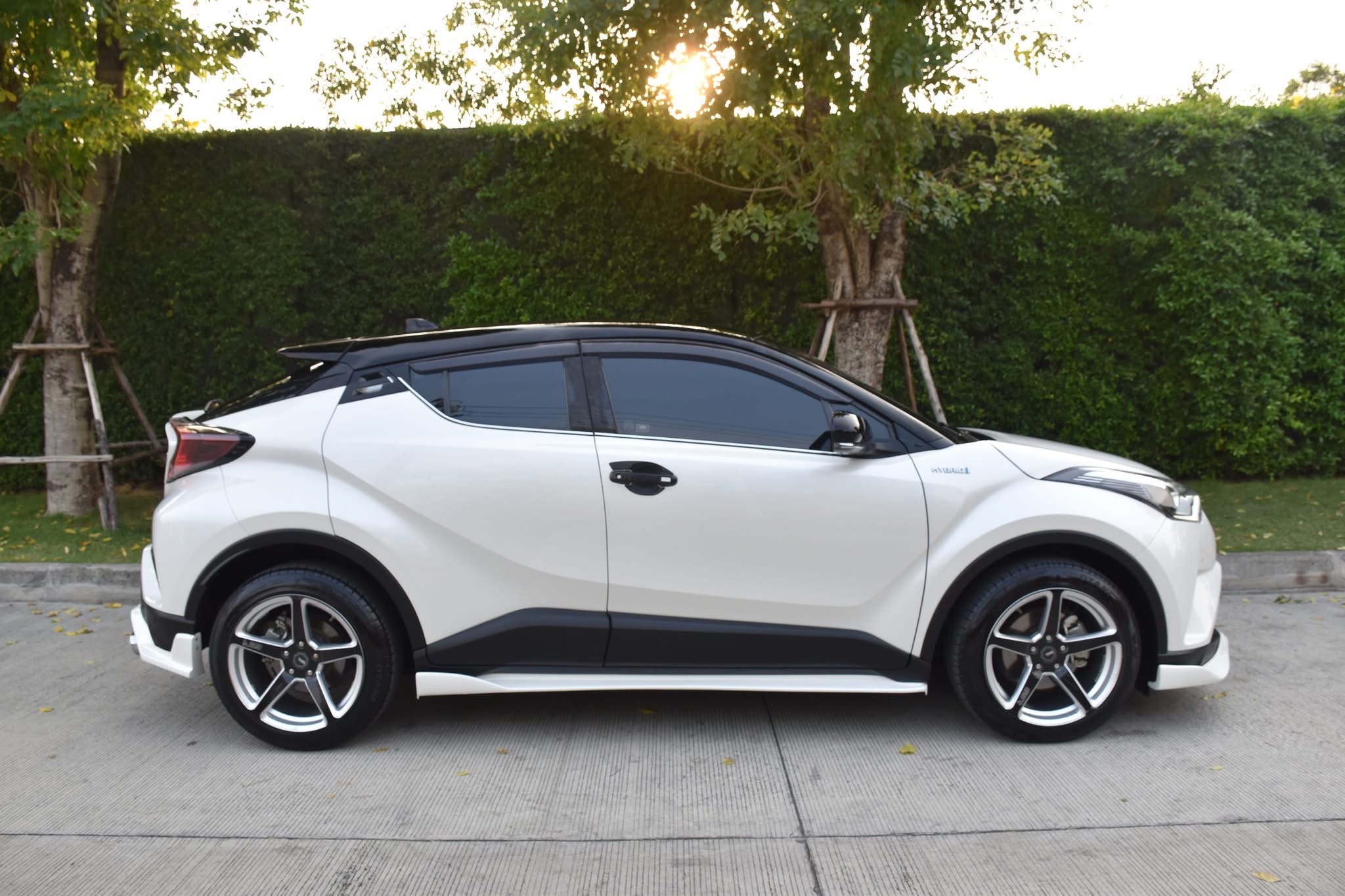 TOYOTA CHR 1.8 HYBIRD ปี2019