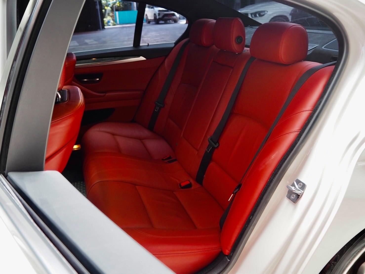 BMW M5 F10 ปี 2012