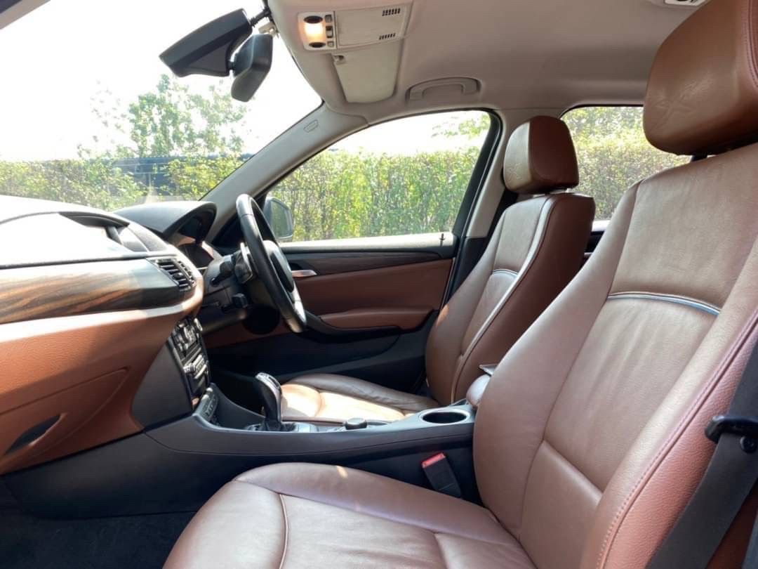 BMW X1(ดีเซล) sDRIVE 2.0D XLINE LCI สีขาว ปี 2014