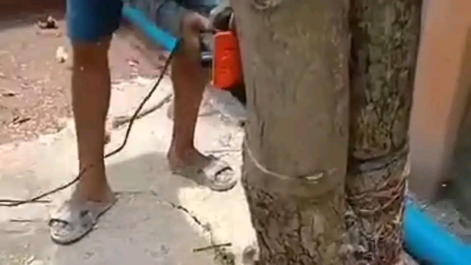 เลื่อยไฟฟ้า ยี่ห้อ BERALA 11.5 นิ้ว รุ่น BL-8115