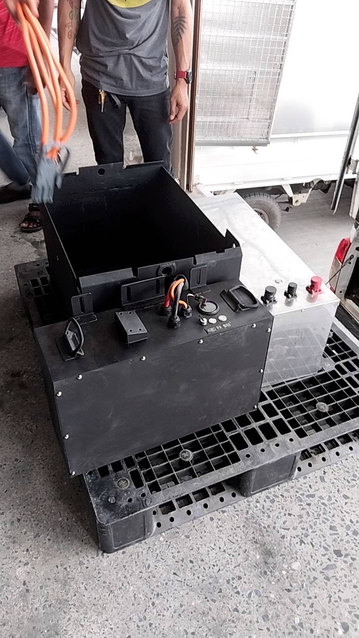 แบตเตอรี่ลิเธียม โฟคลิฟท์ไฟฟ้า แฮนลิฟท์ไฟฟ้า 24v 48v 80v ประกอบตามสั่ง