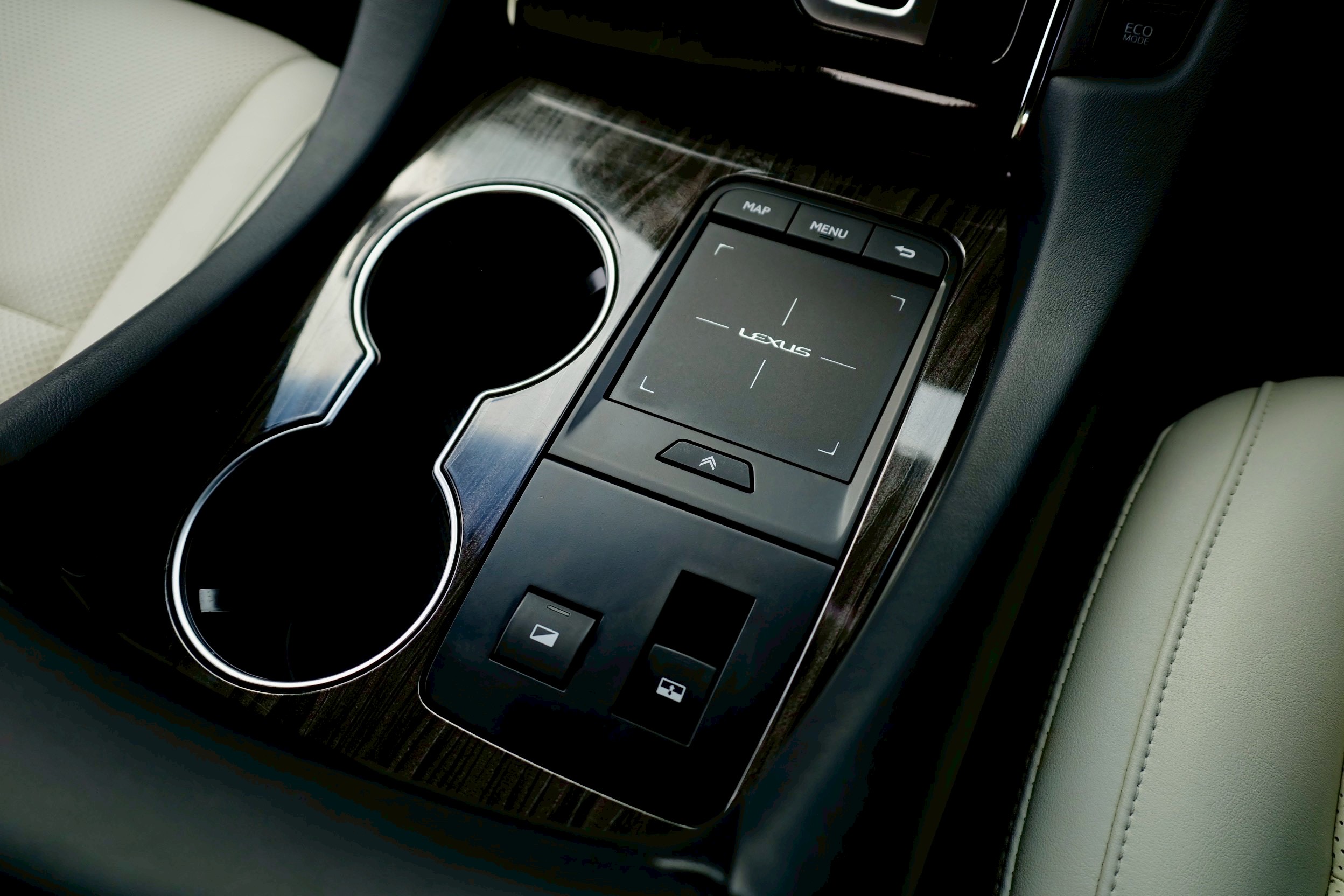 Lexus LM300h Exclusive 4-Seater ปี 2023