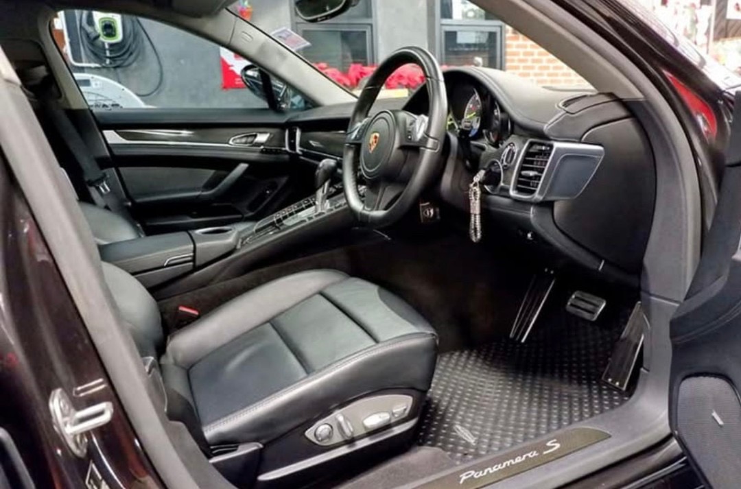 Porsche Panamera S 3.0 E-Hybrid ปี 2015